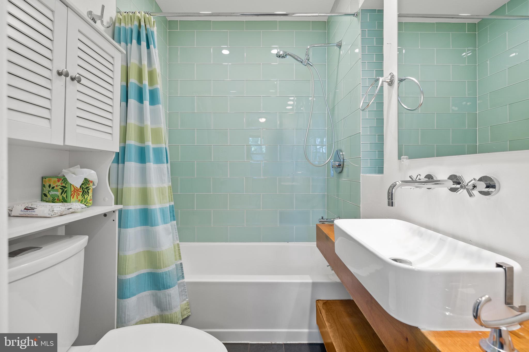 COLUMBIA FOREST - Residential Lease