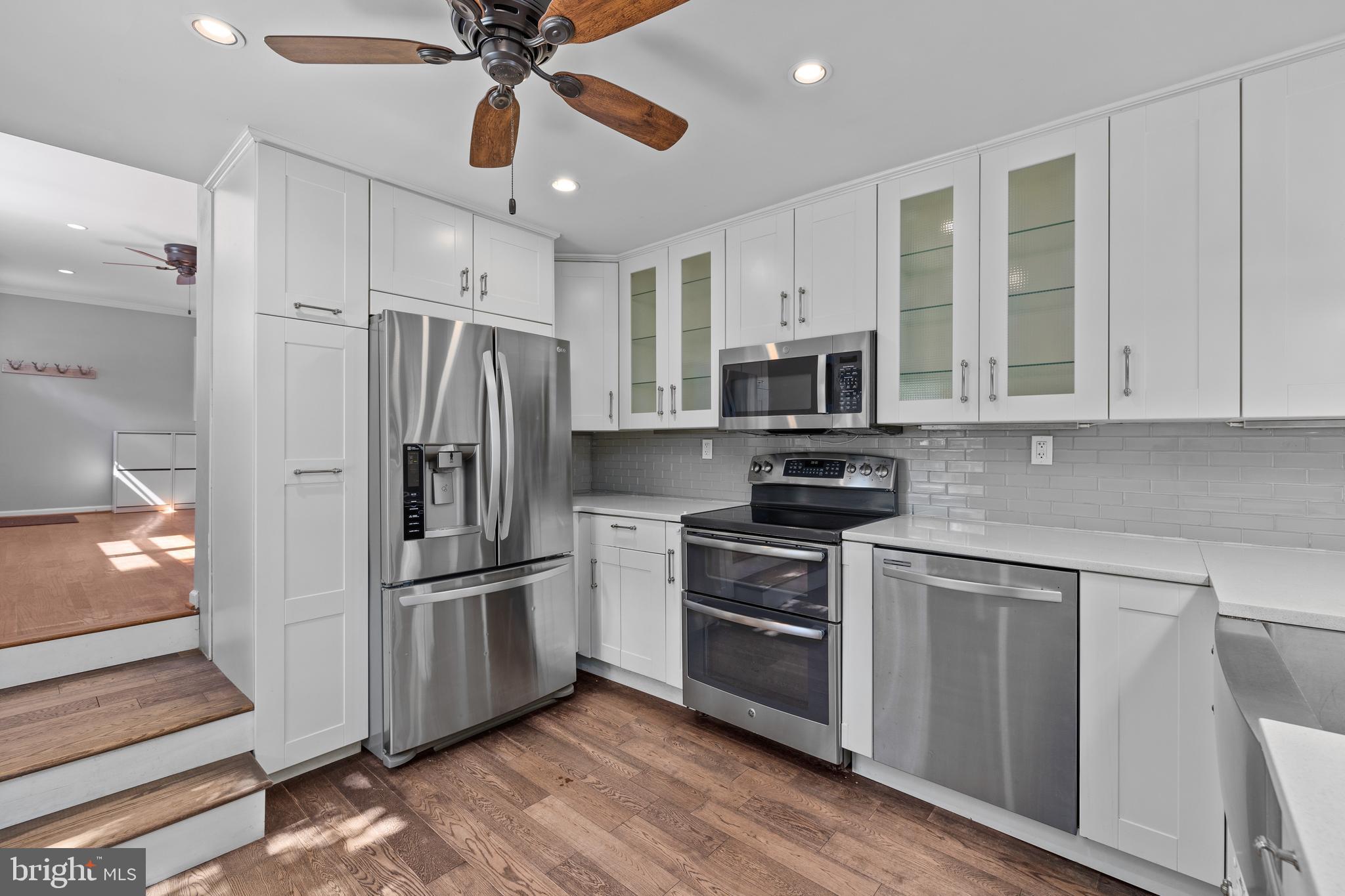 COLUMBIA FOREST - Residential Lease