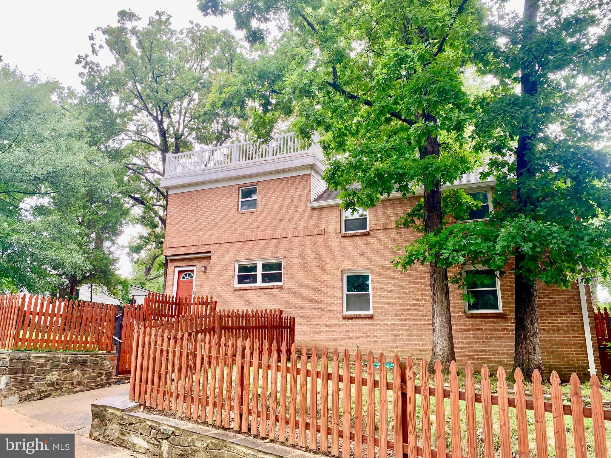 COLUMBIA FOREST - Residential Lease