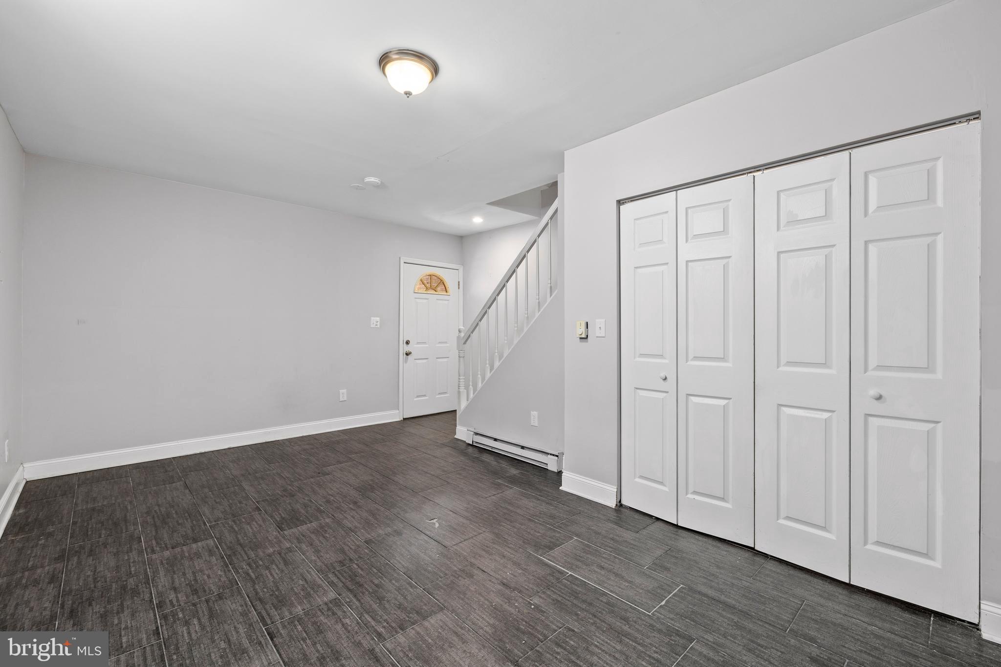 COLUMBIA FOREST - Residential Lease