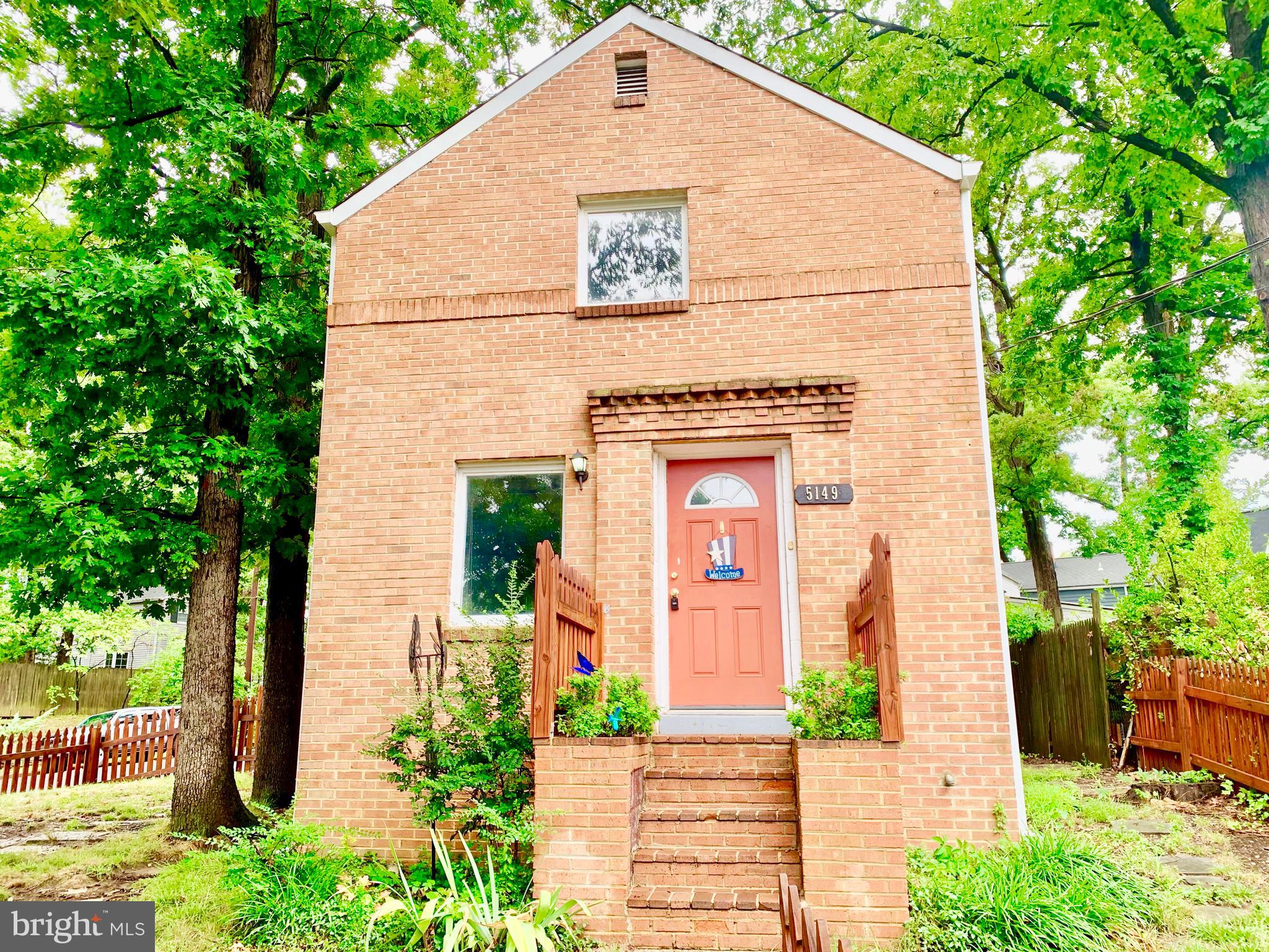 COLUMBIA FOREST - Residential Lease