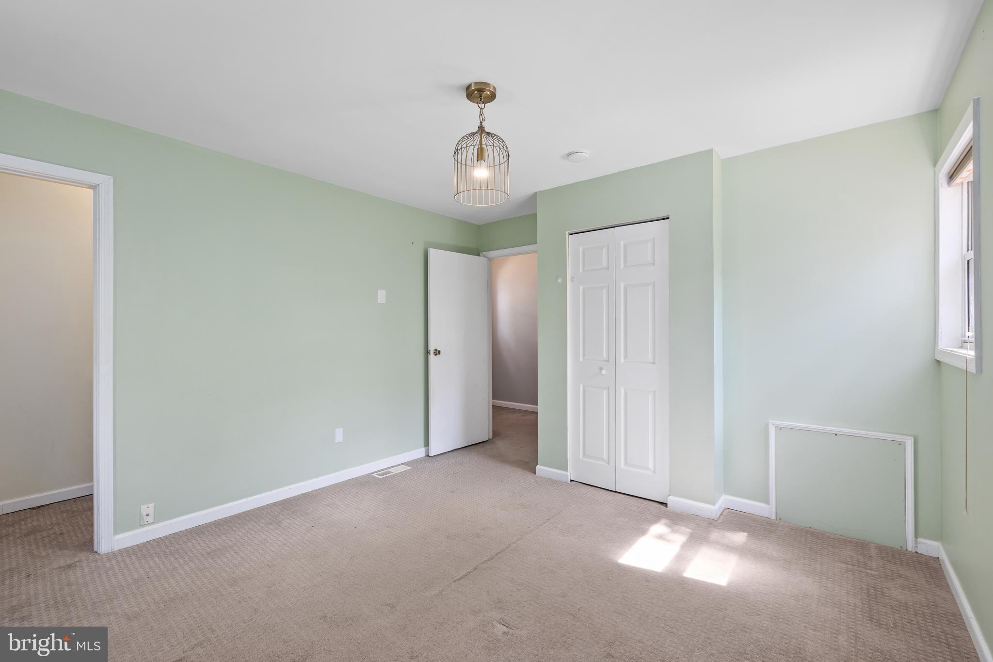 COLUMBIA FOREST - Residential Lease