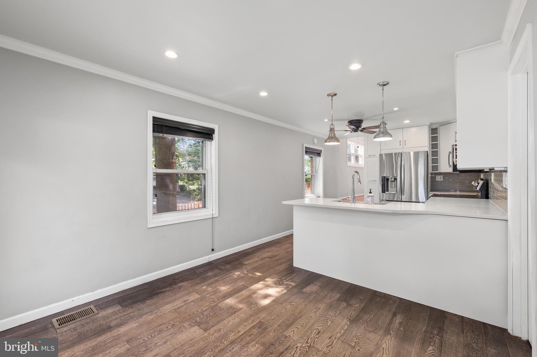 COLUMBIA FOREST - Residential Lease