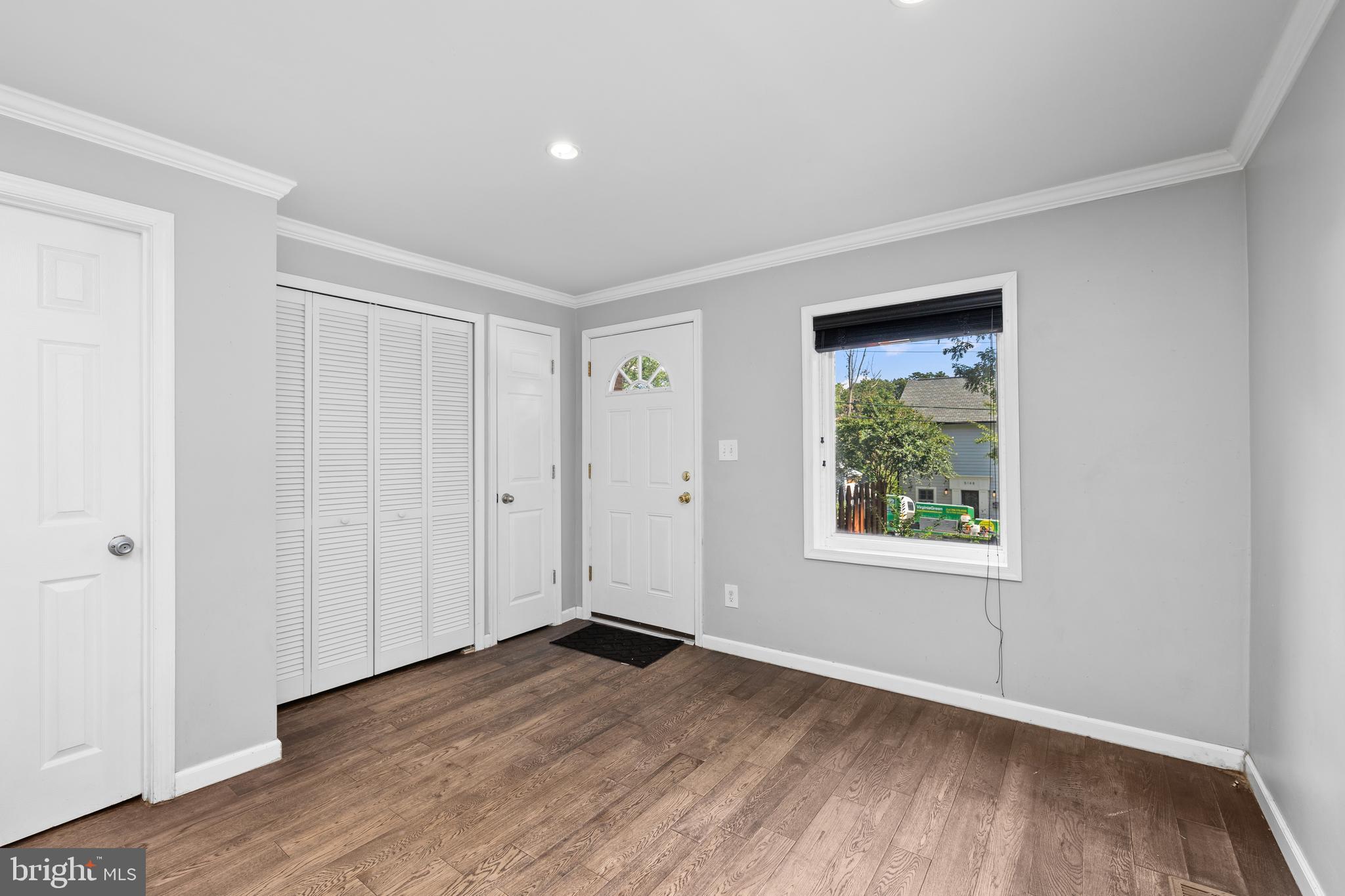 COLUMBIA FOREST - Residential Lease