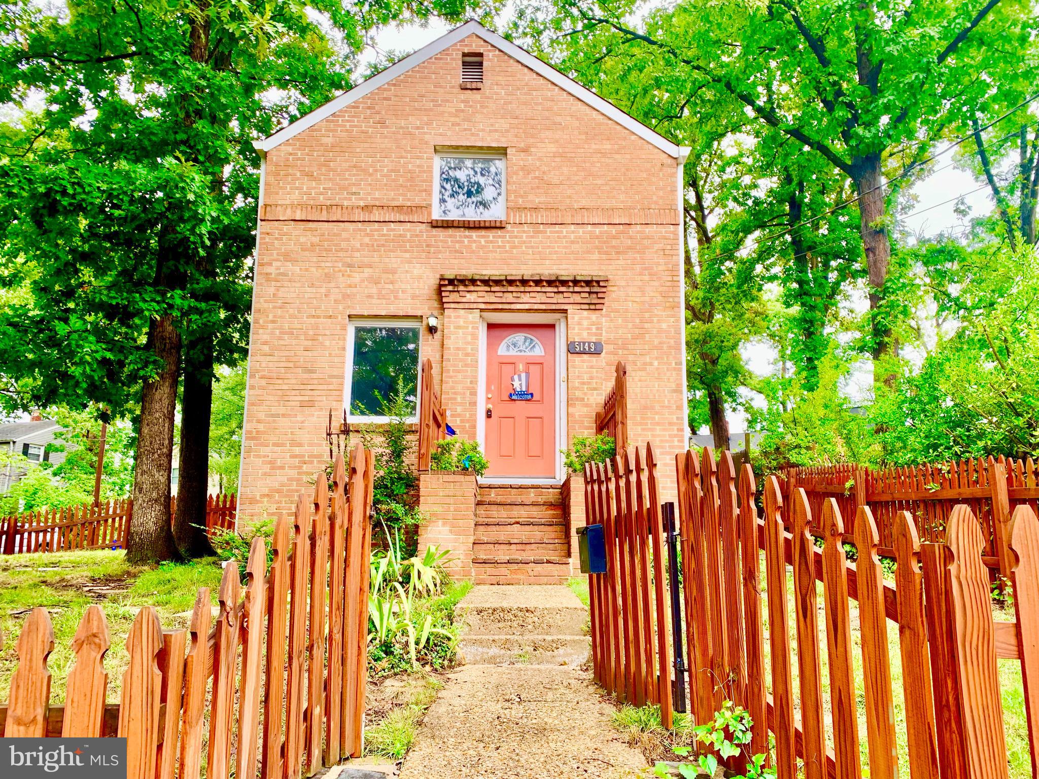 COLUMBIA FOREST - Residential Lease