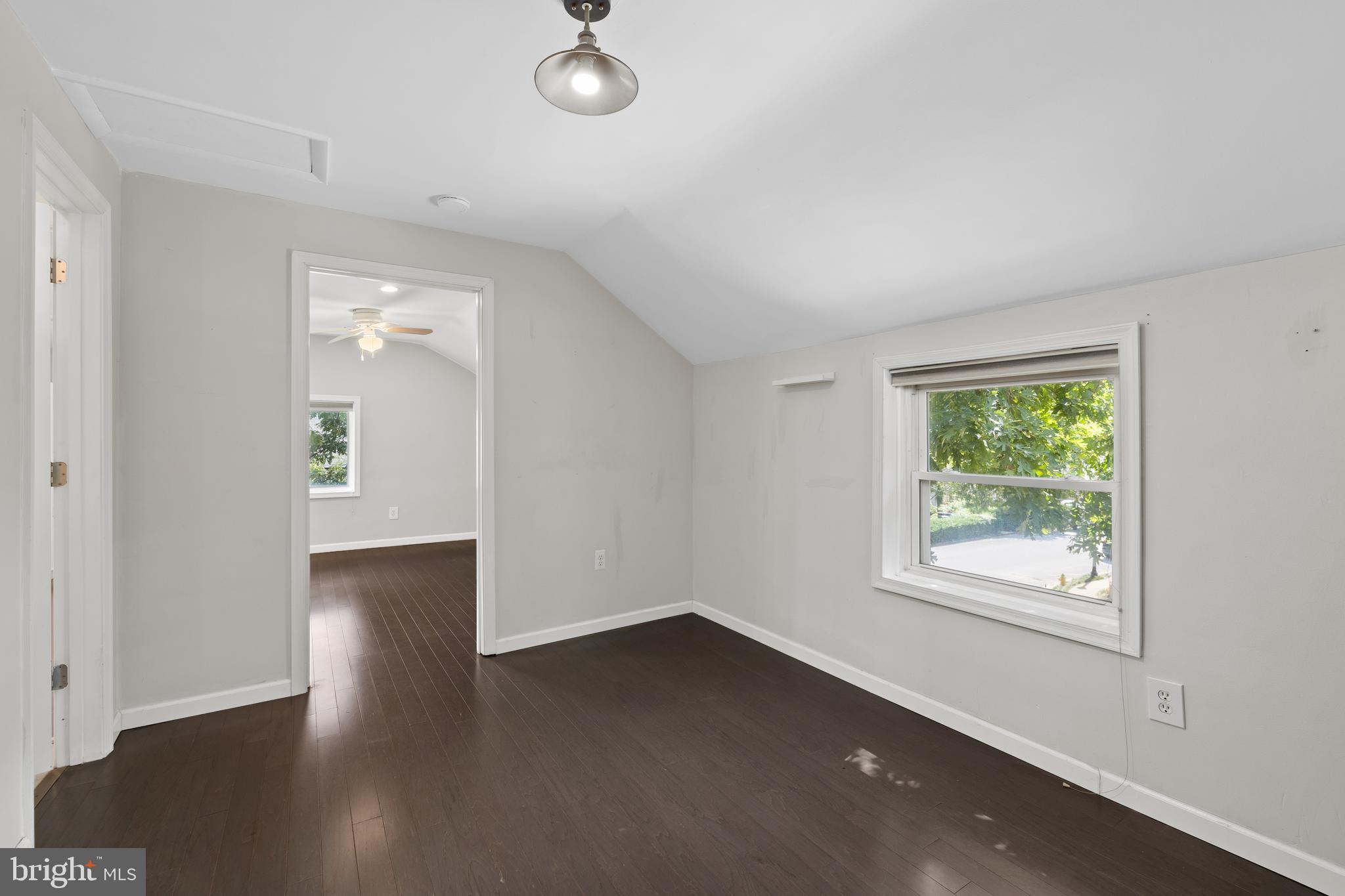 COLUMBIA FOREST - Residential Lease