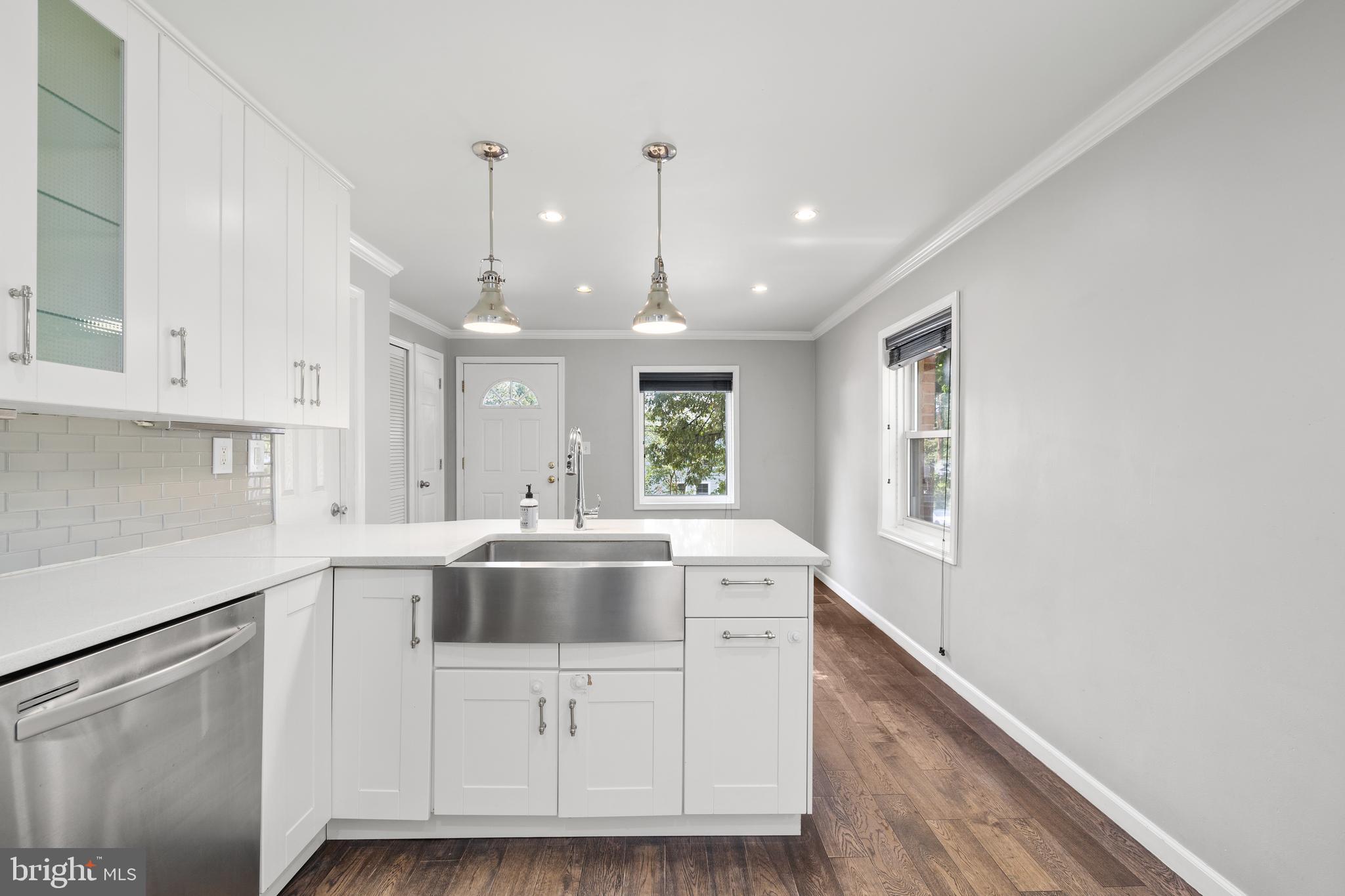 COLUMBIA FOREST - Residential Lease