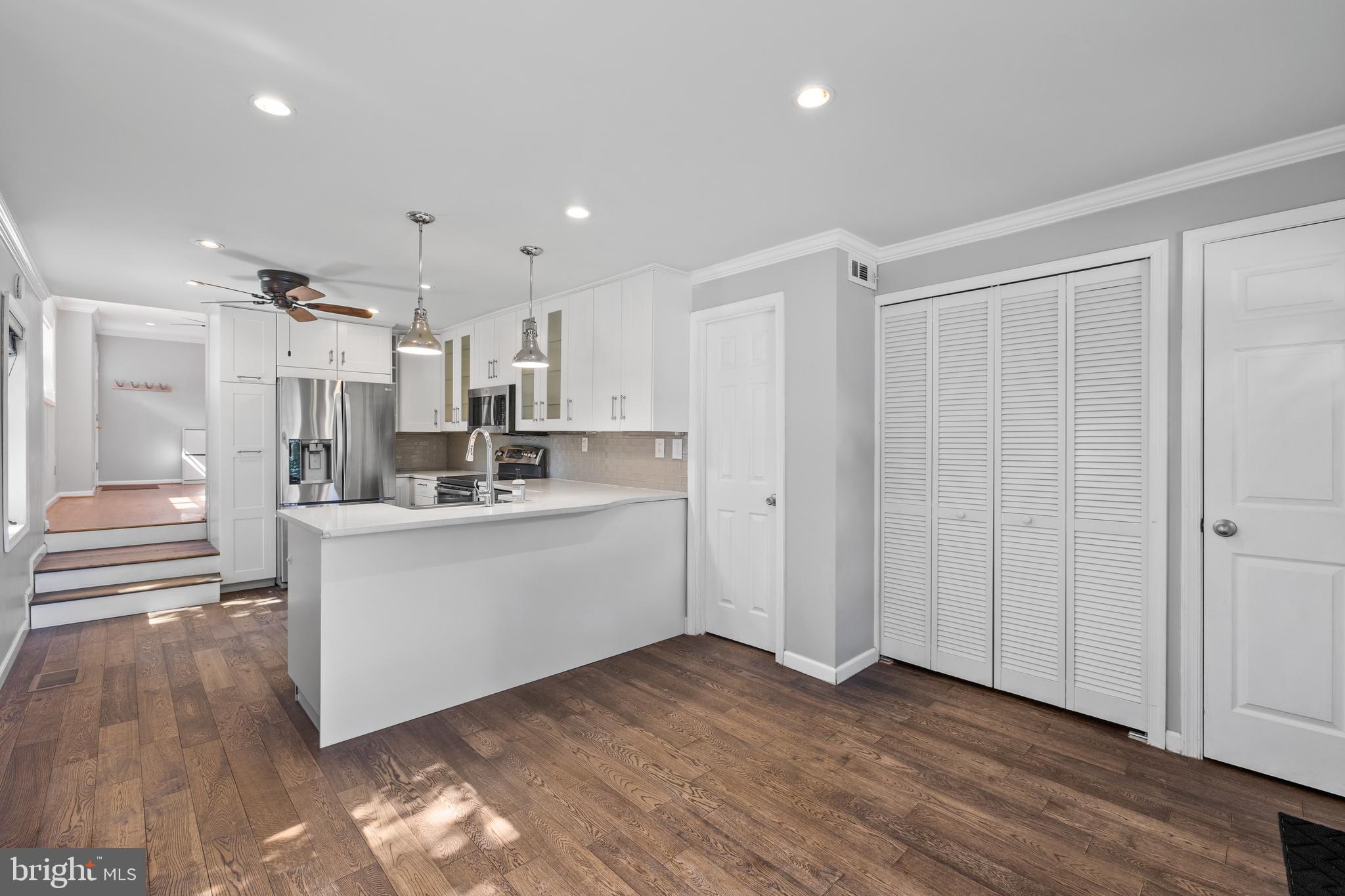 COLUMBIA FOREST - Residential Lease