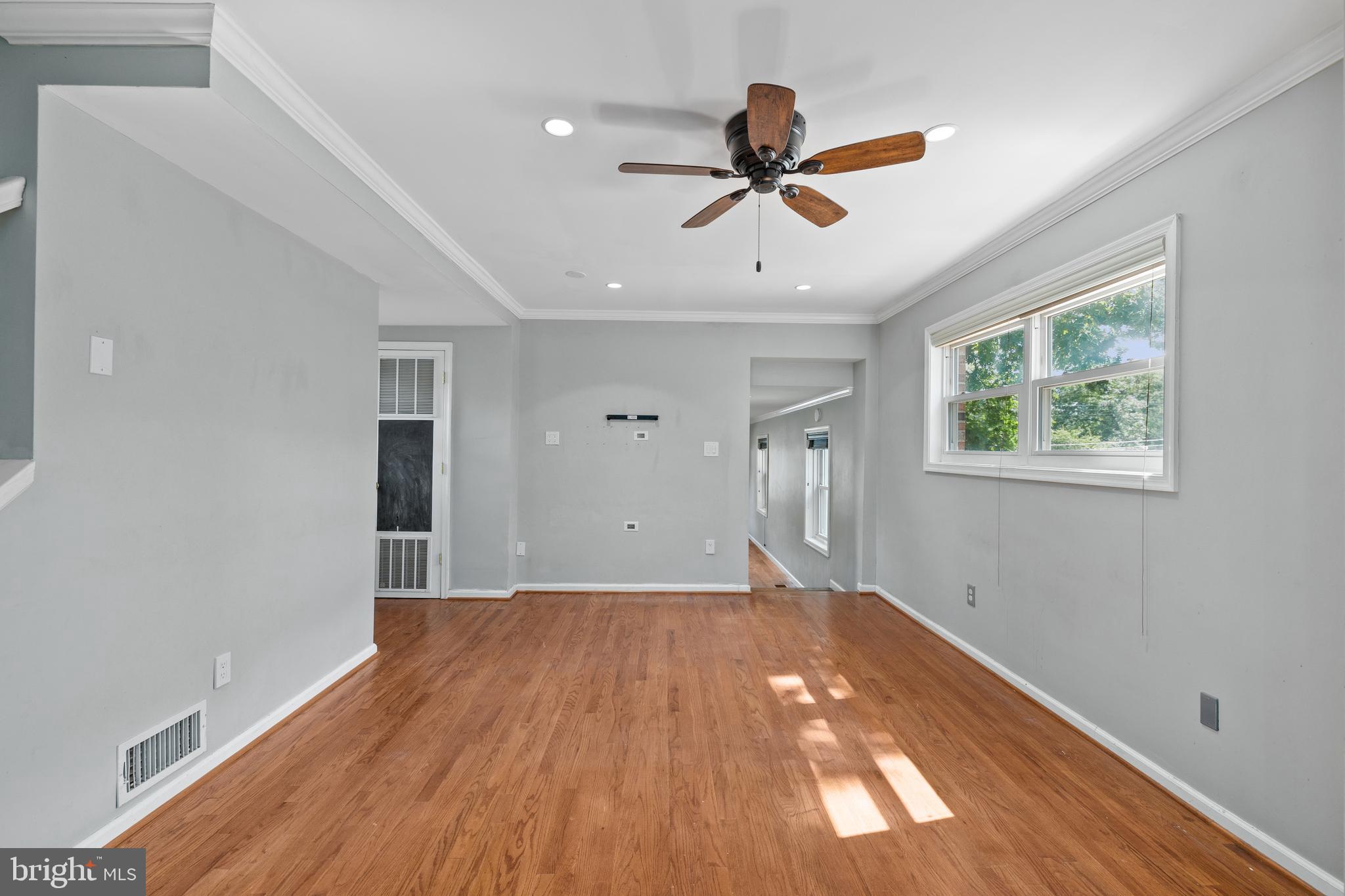 COLUMBIA FOREST - Residential Lease