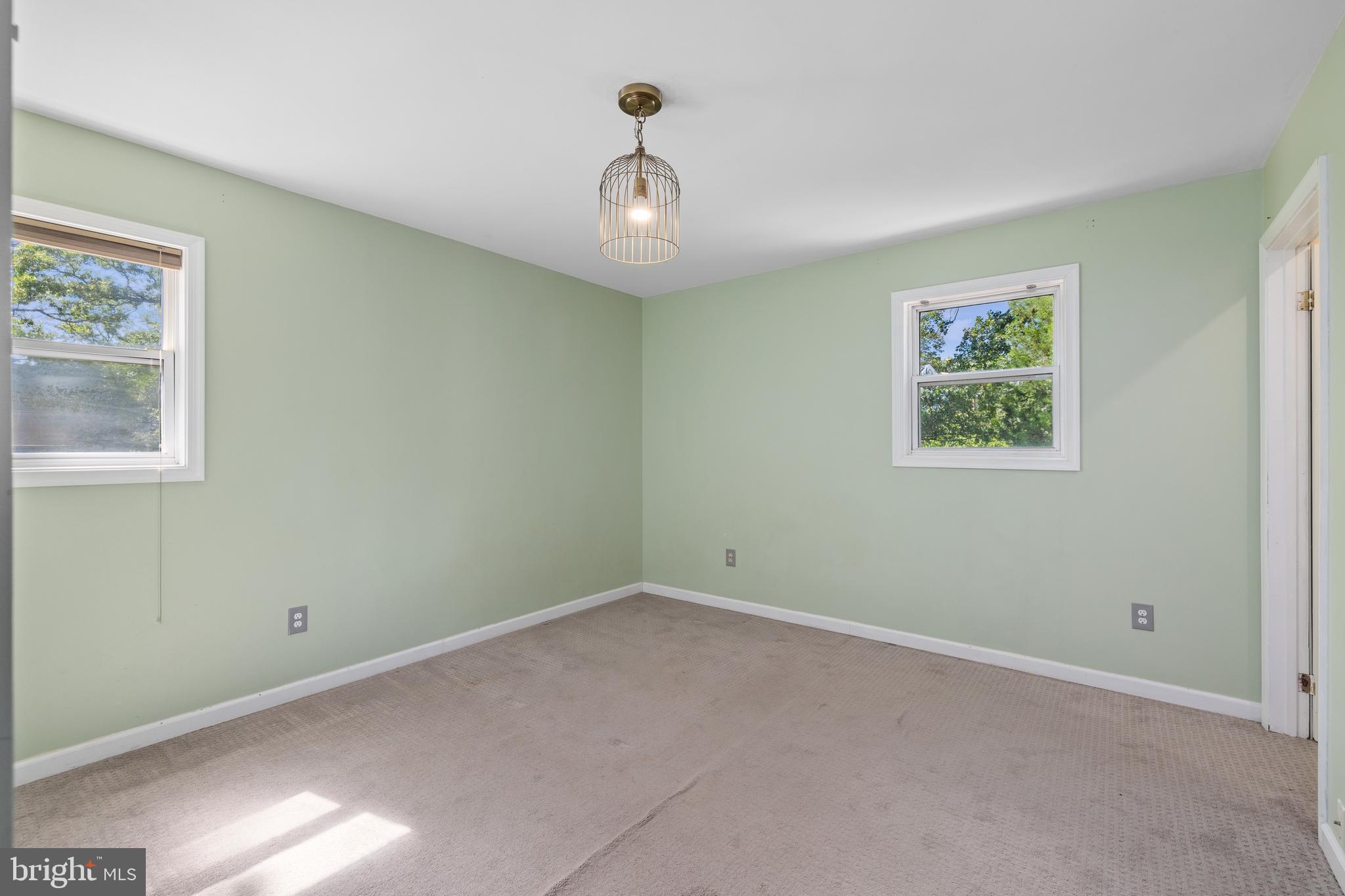 COLUMBIA FOREST - Residential Lease