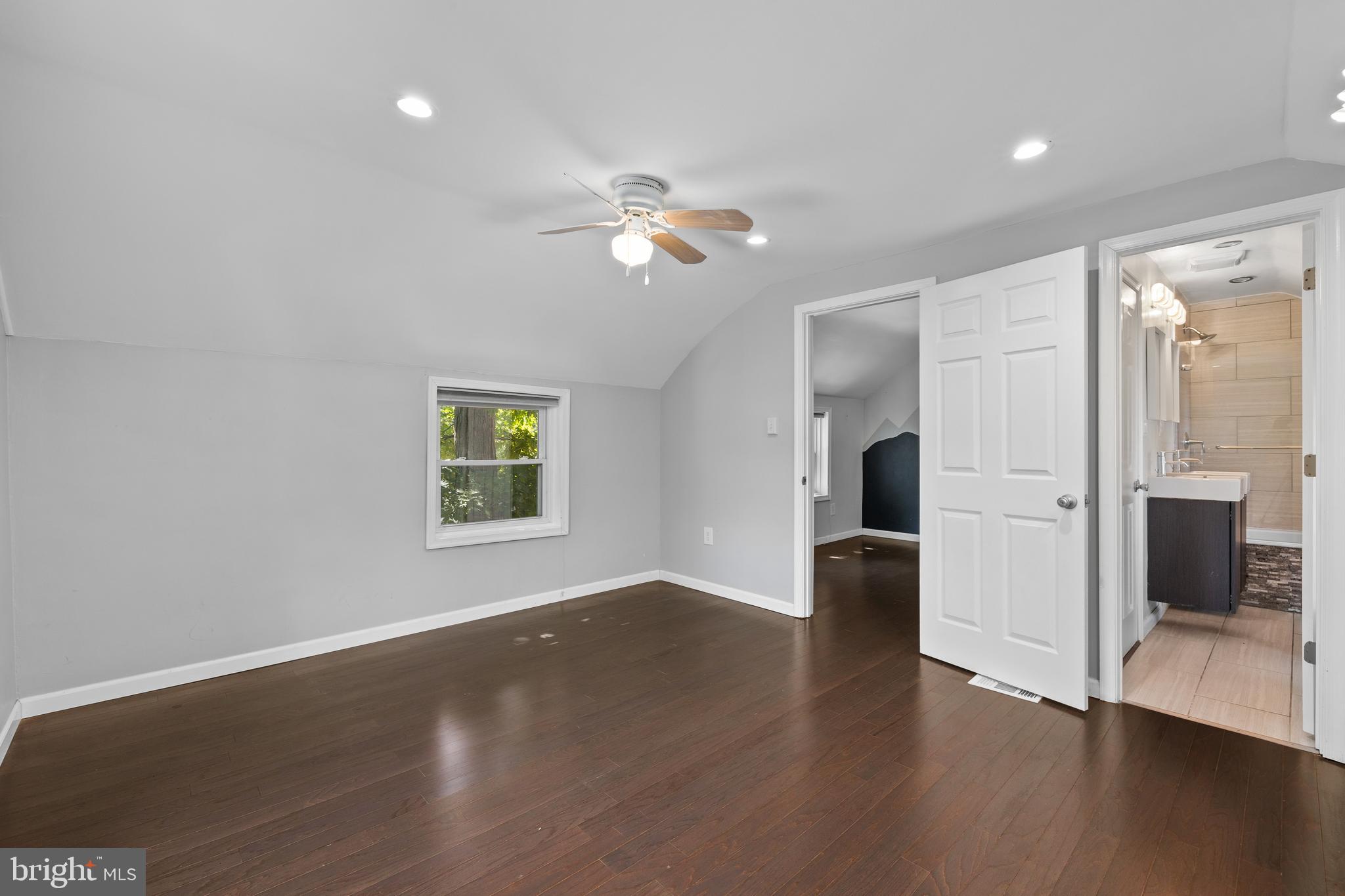 COLUMBIA FOREST - Residential Lease