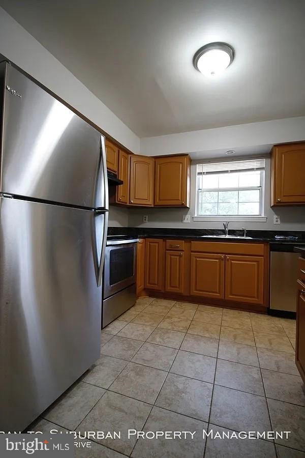 14903 DINSDALE DRIVE