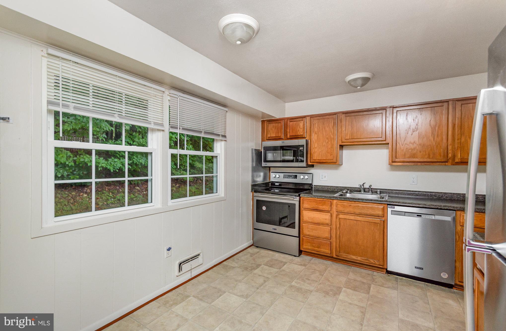 KEENE MILL MANOR - Residential