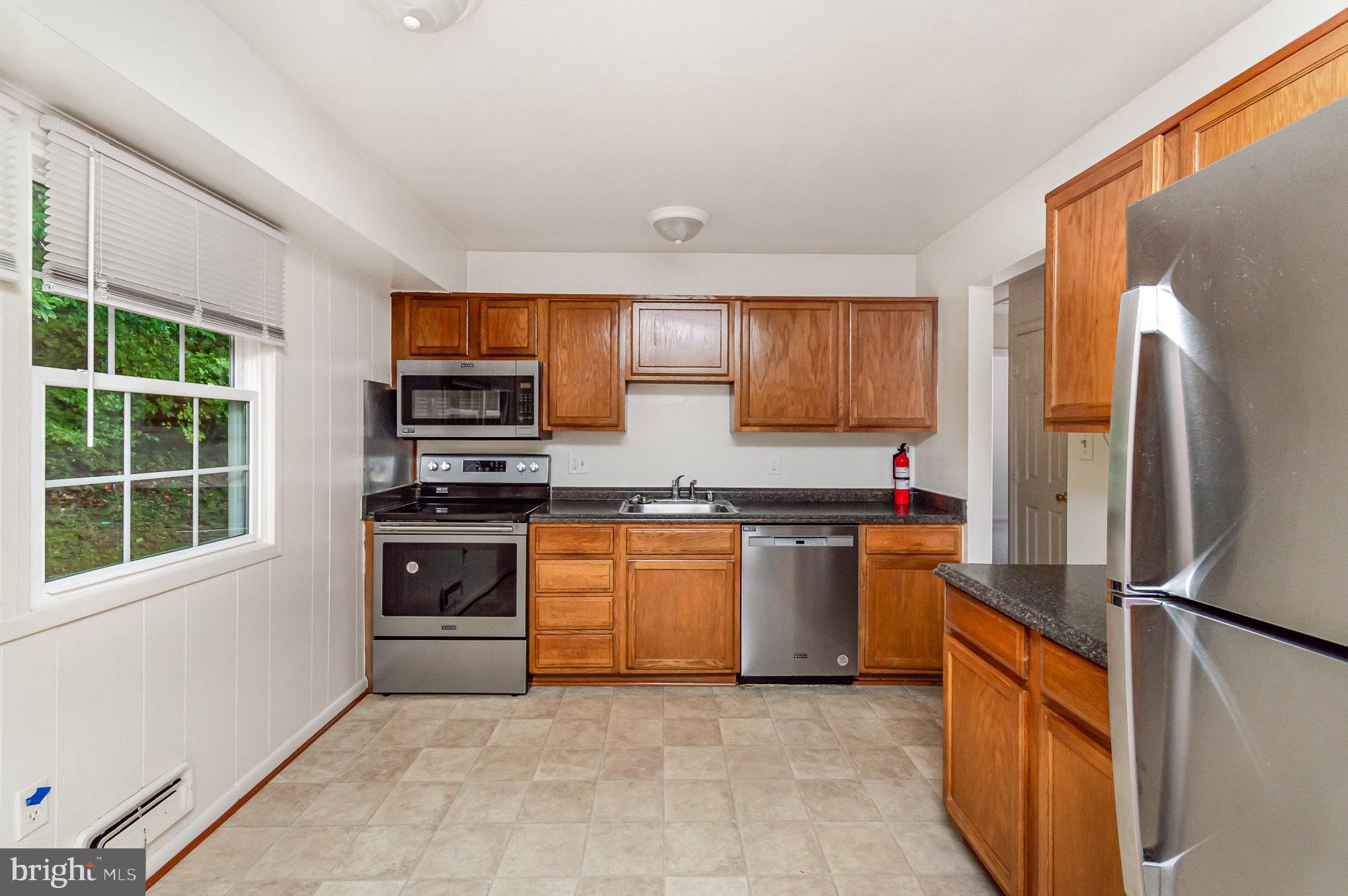 KEENE MILL MANOR - Residential