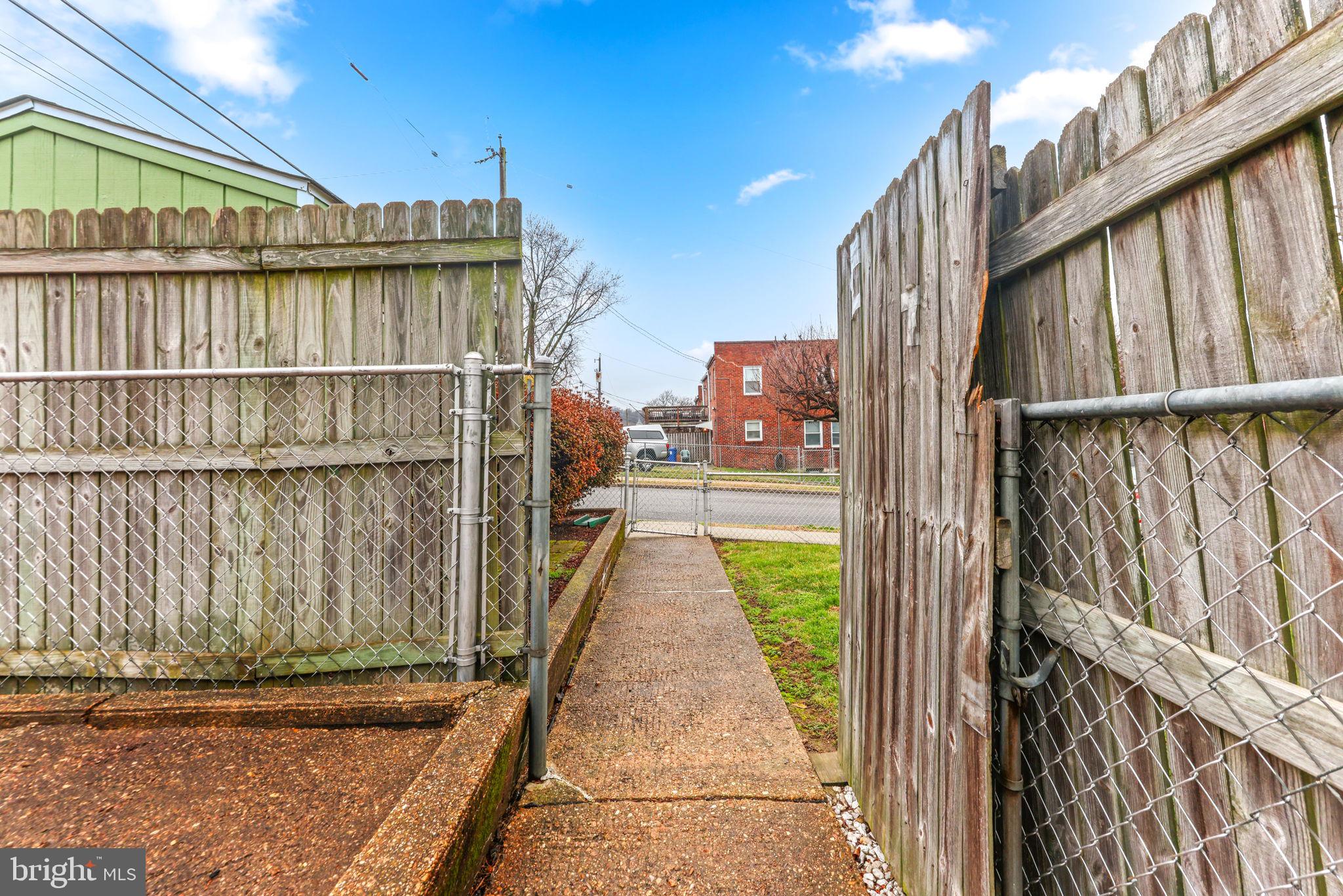 HAMPDEN HISTORIC DISTRICT - Residential