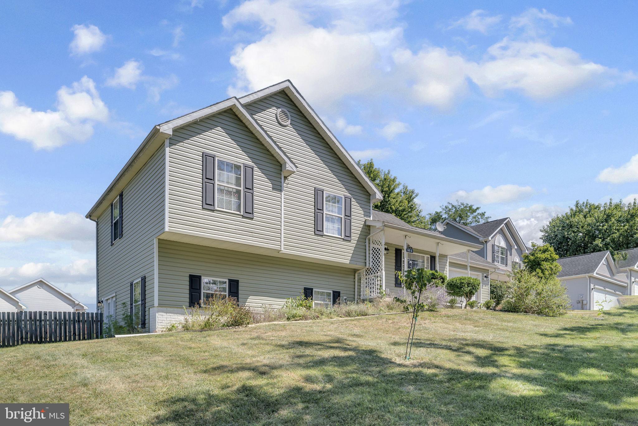 BRIAR RUN - Residential