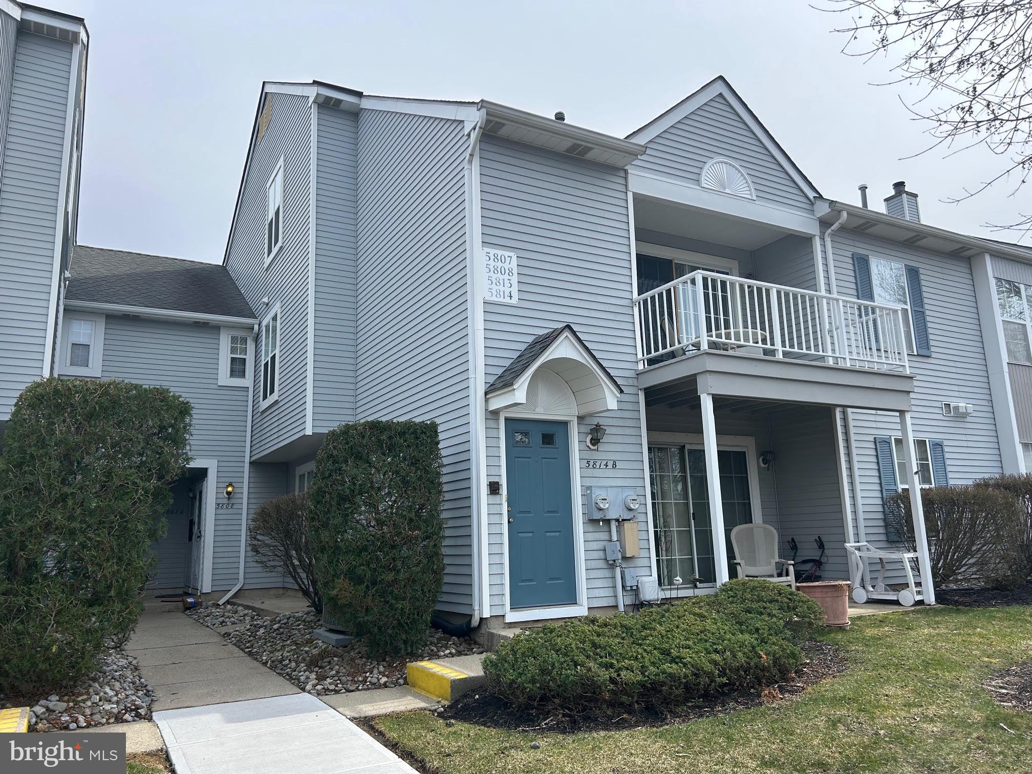 5814 ADELAIDE DRIVE B