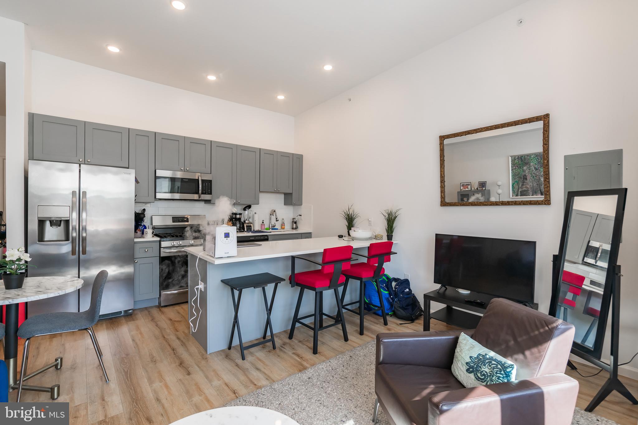 QUEEN VILLAGE - Residential Lease