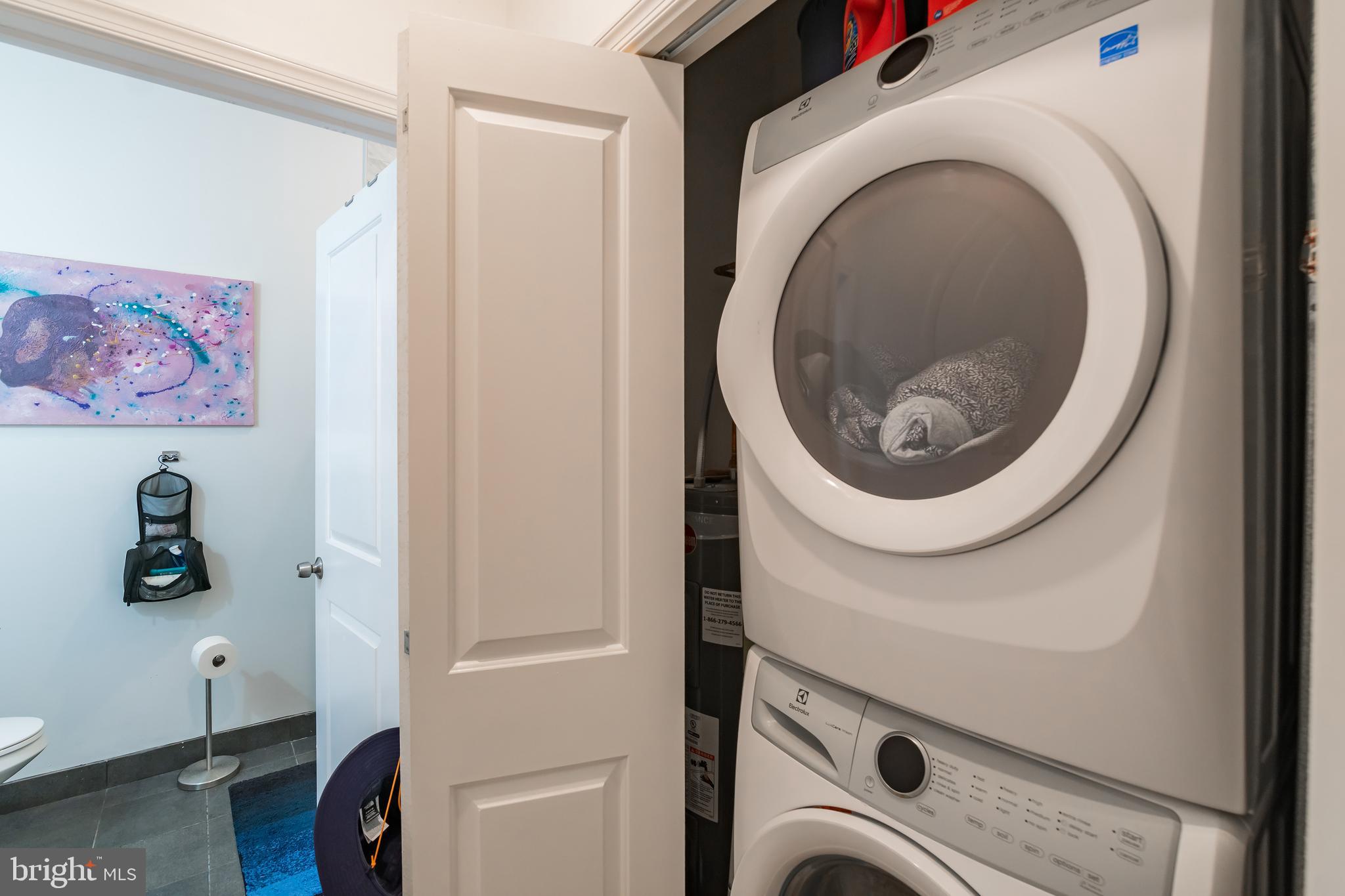 QUEEN VILLAGE - Residential Lease