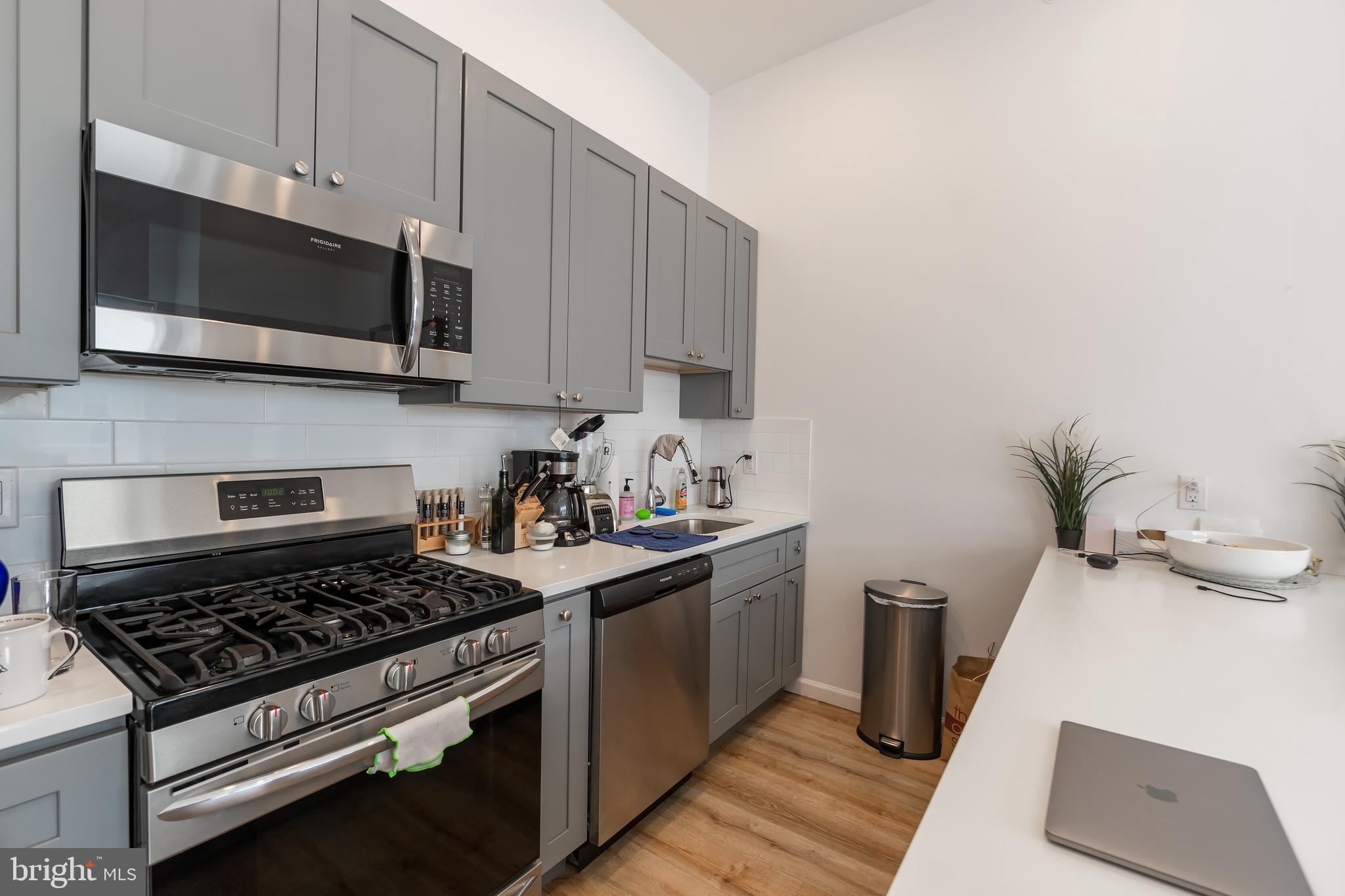 QUEEN VILLAGE - Residential Lease