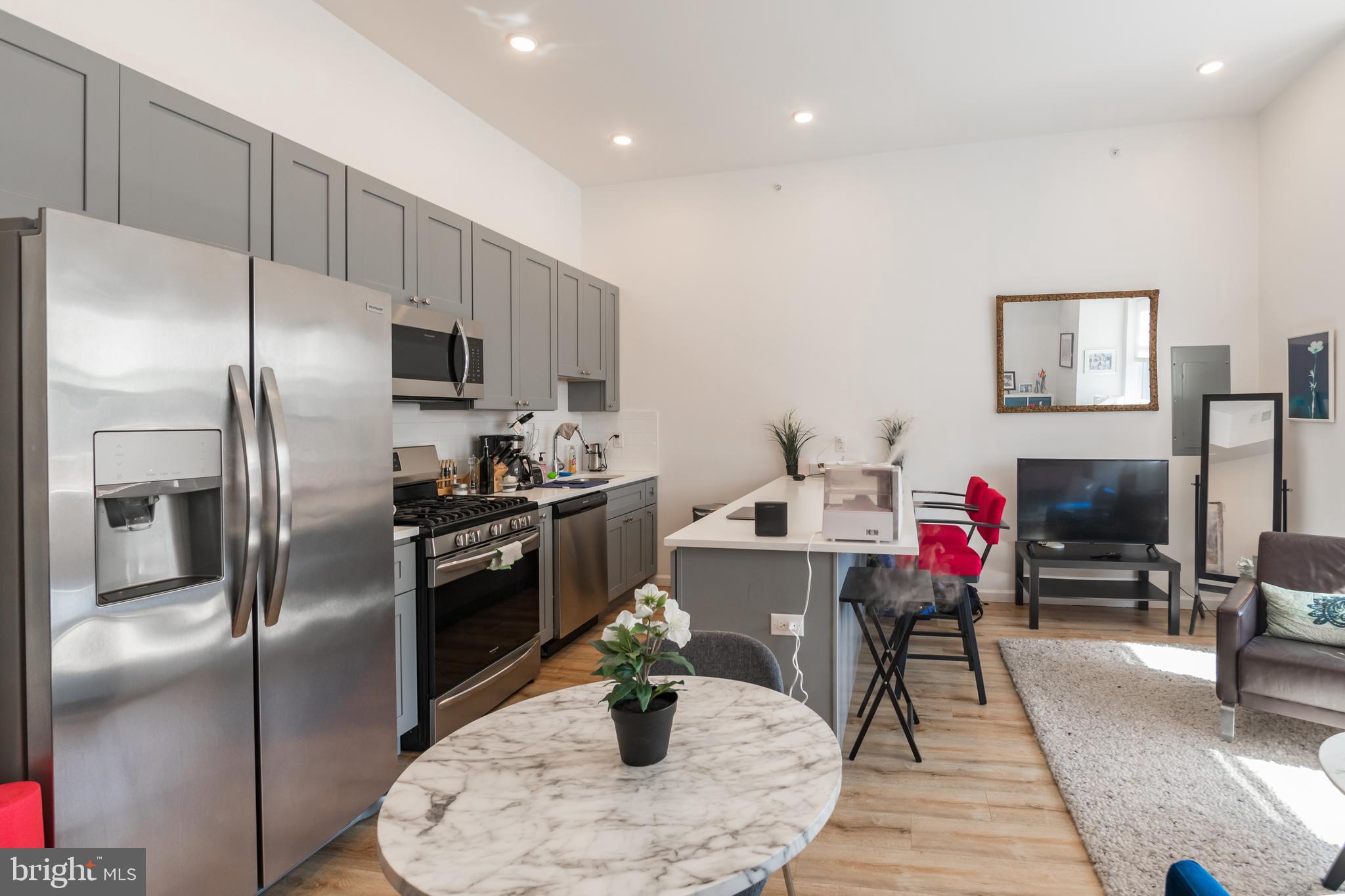 QUEEN VILLAGE - Residential Lease