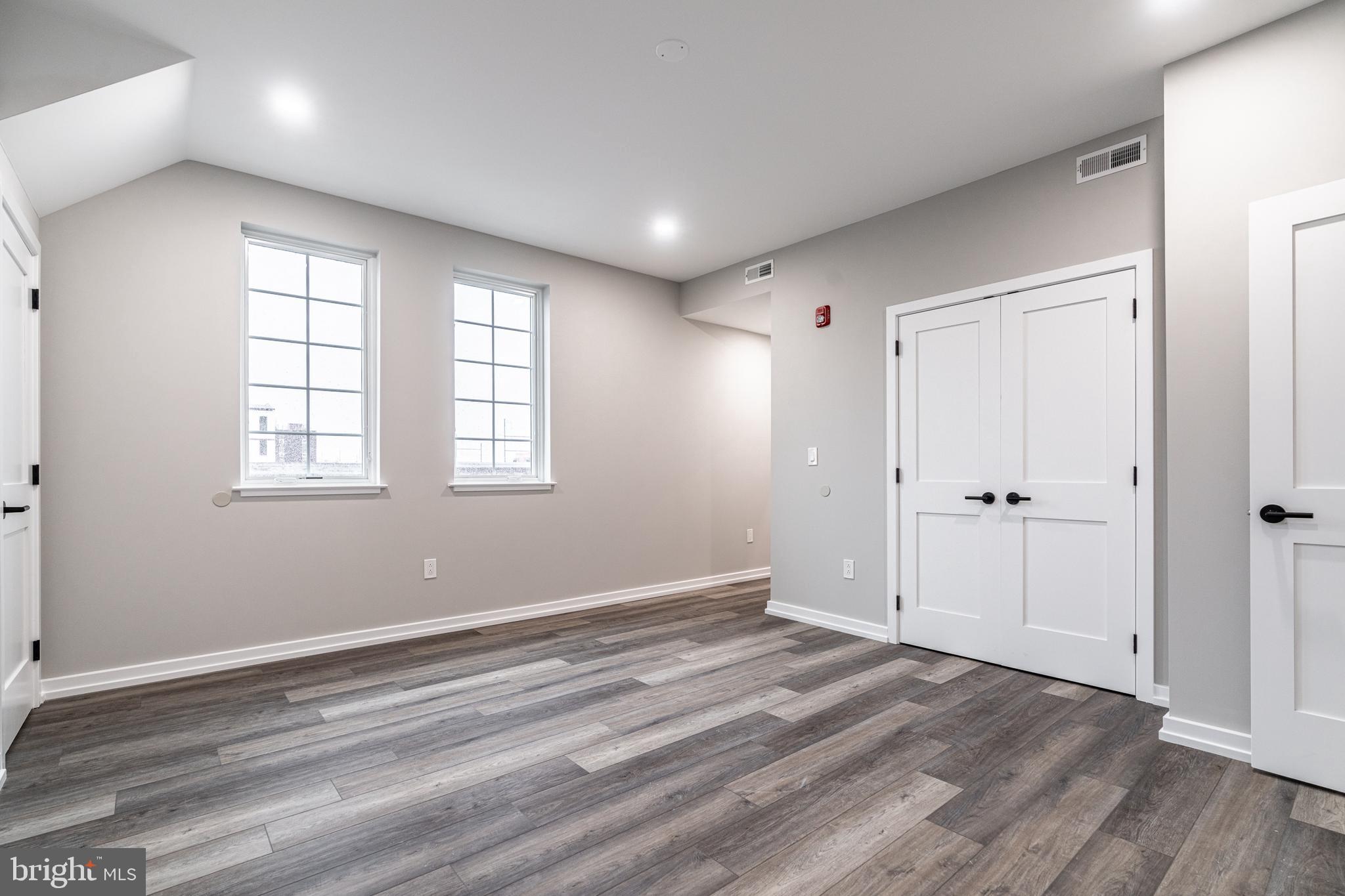 GRADUATE HOSPITAL - Residential Lease