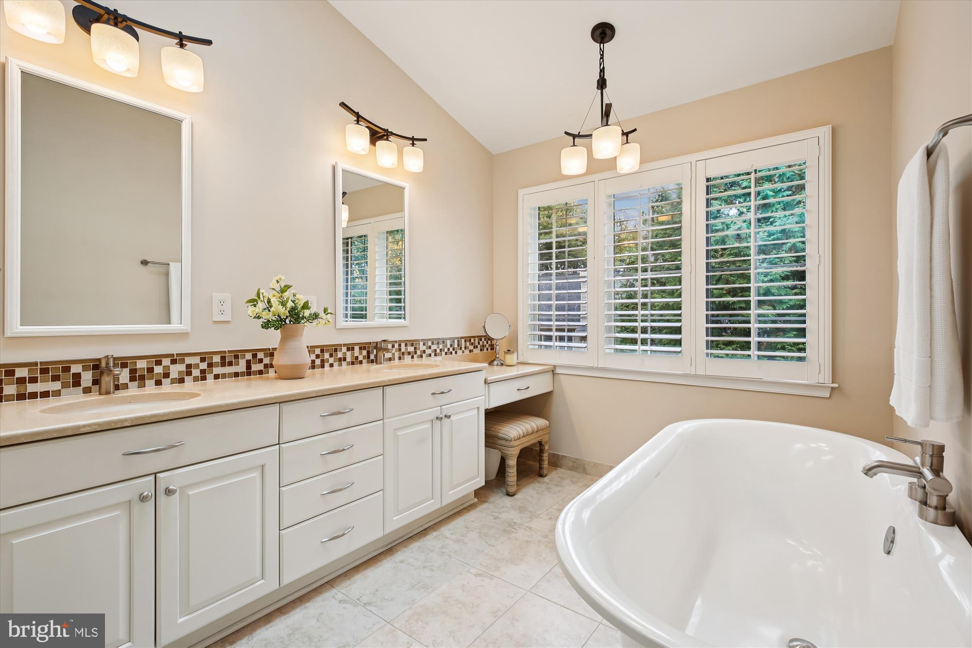 FALLSTONE - Residential