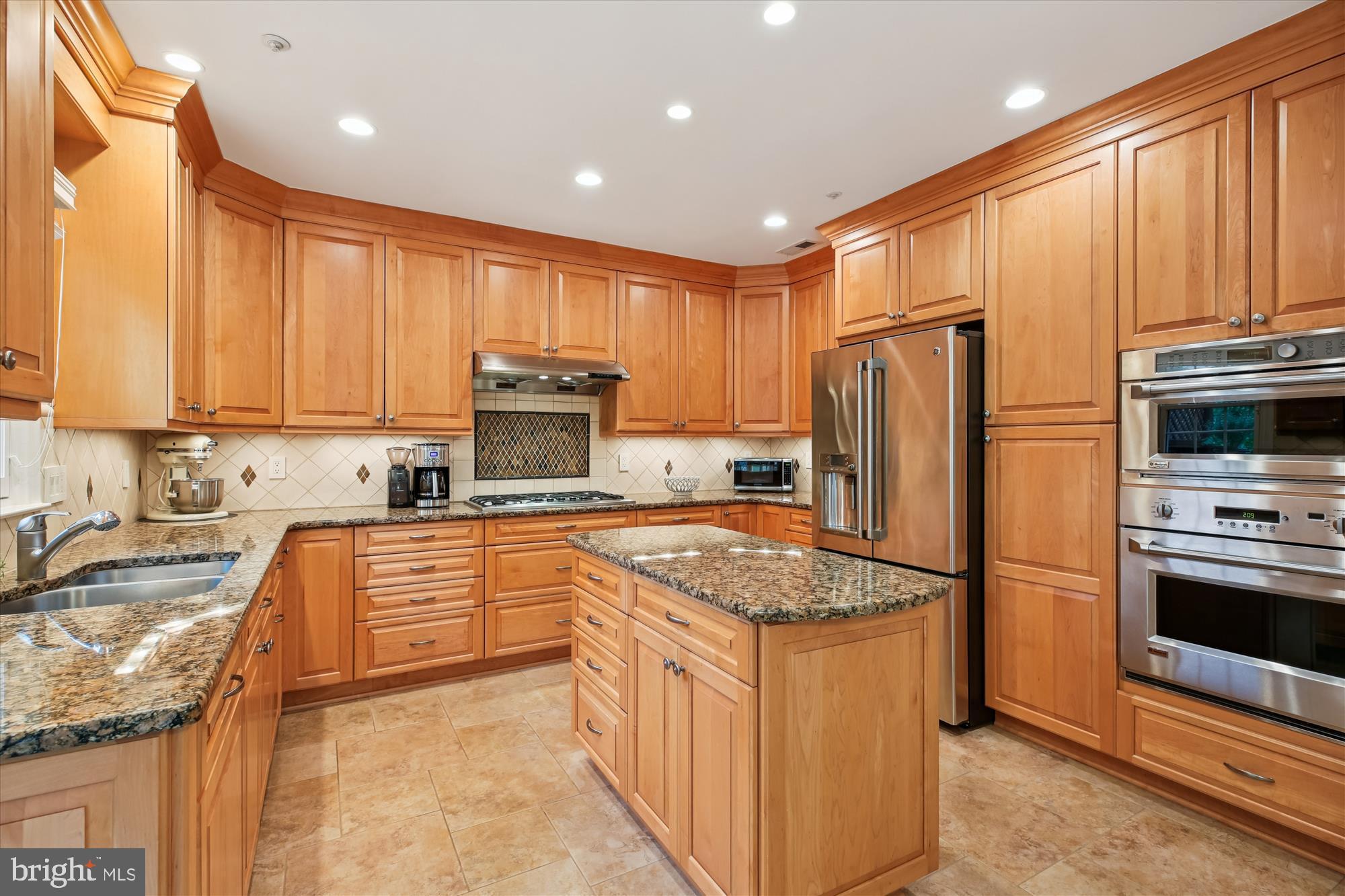 FALLSTONE - Residential