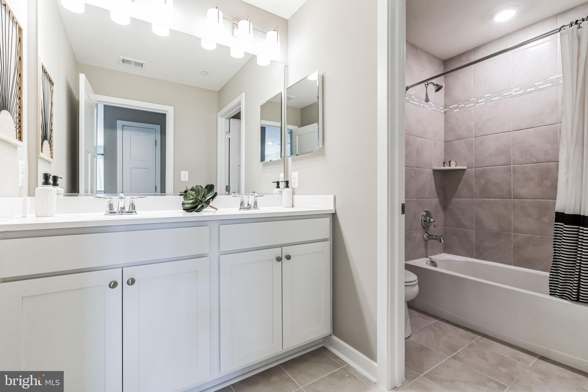 GILBERT MEADOWS - Residential