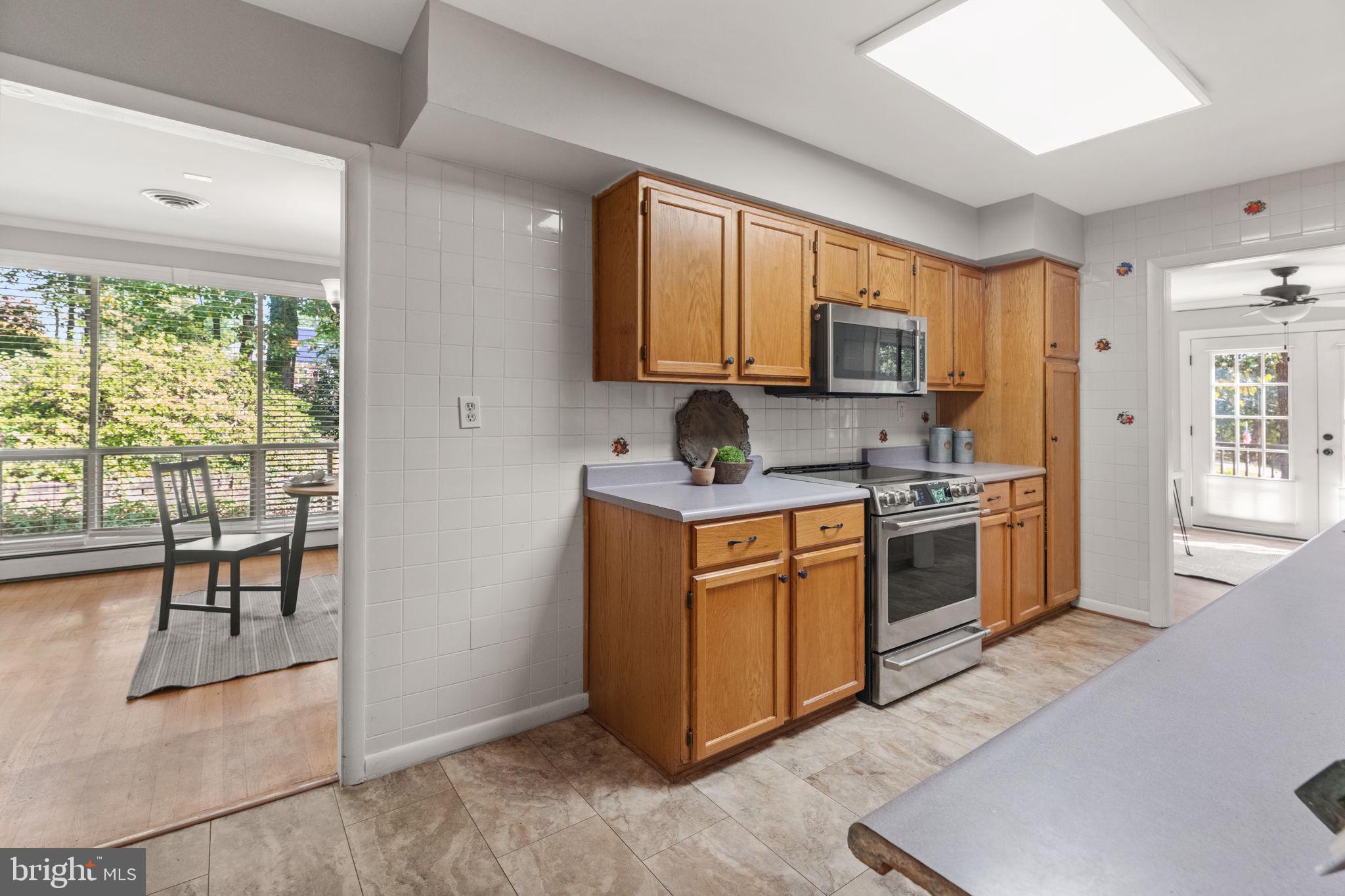 1001 HARBOUR DRIVE