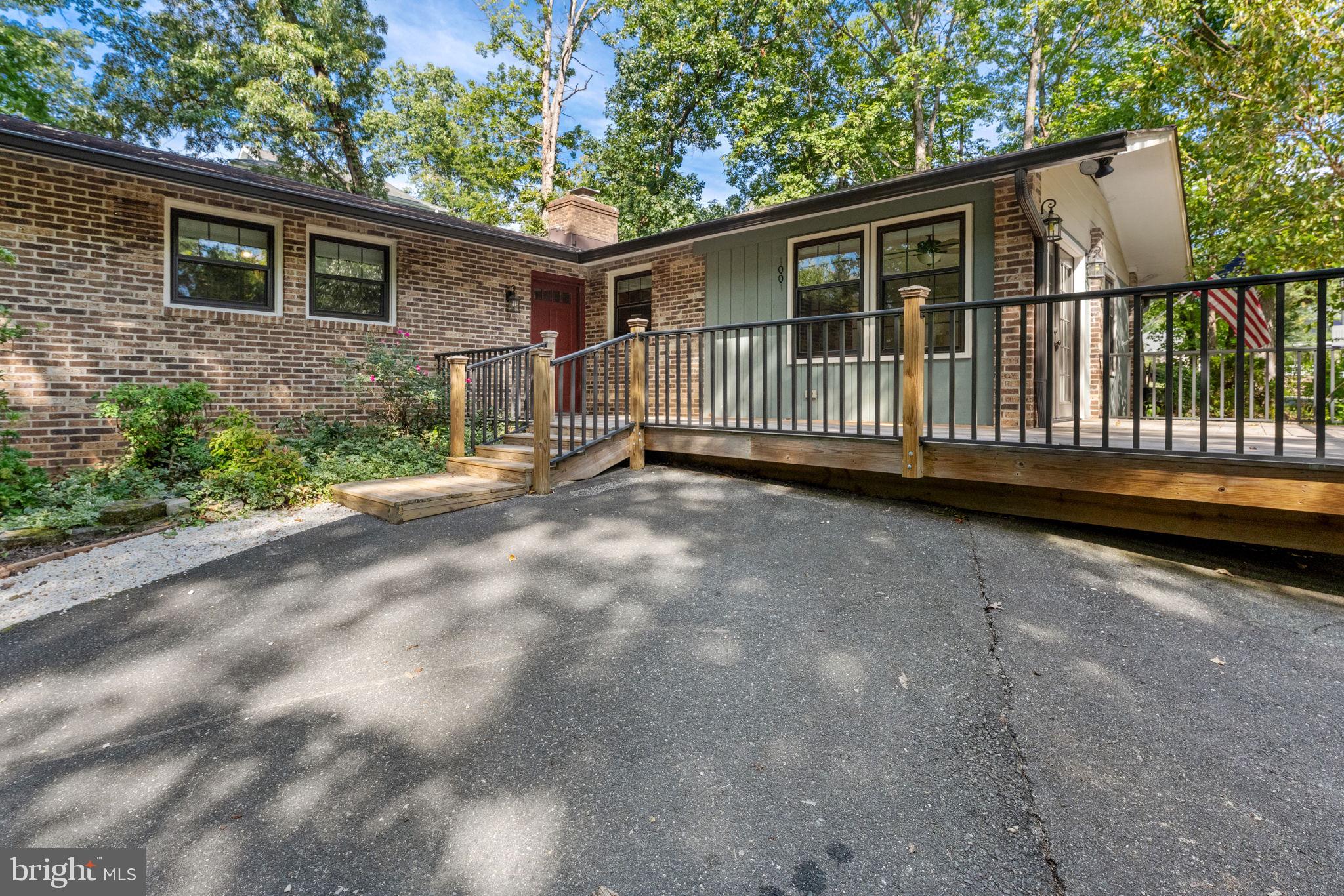 1001 HARBOUR DRIVE
