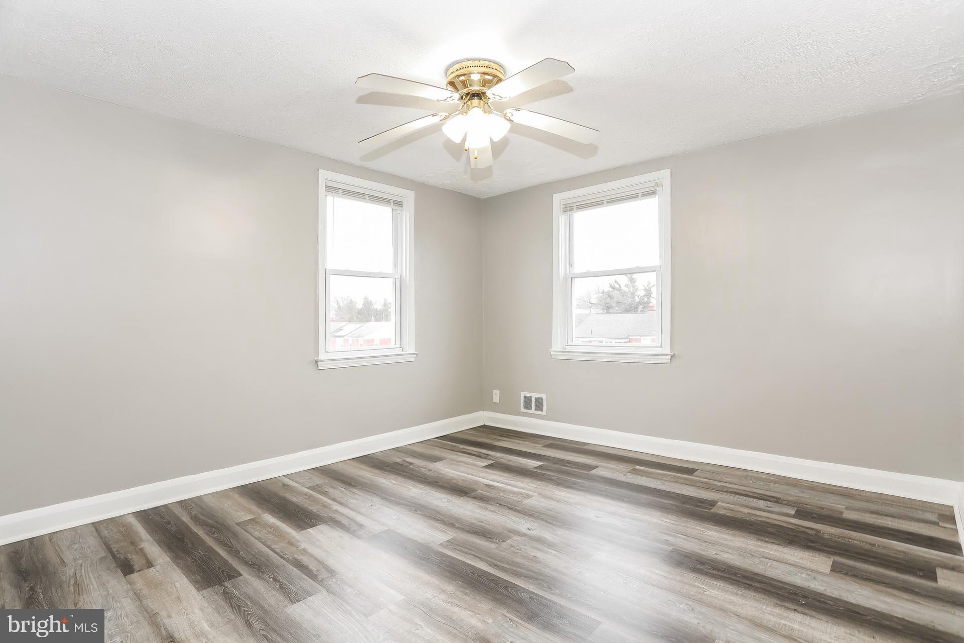 CHINQUAPIN PARK - Residential