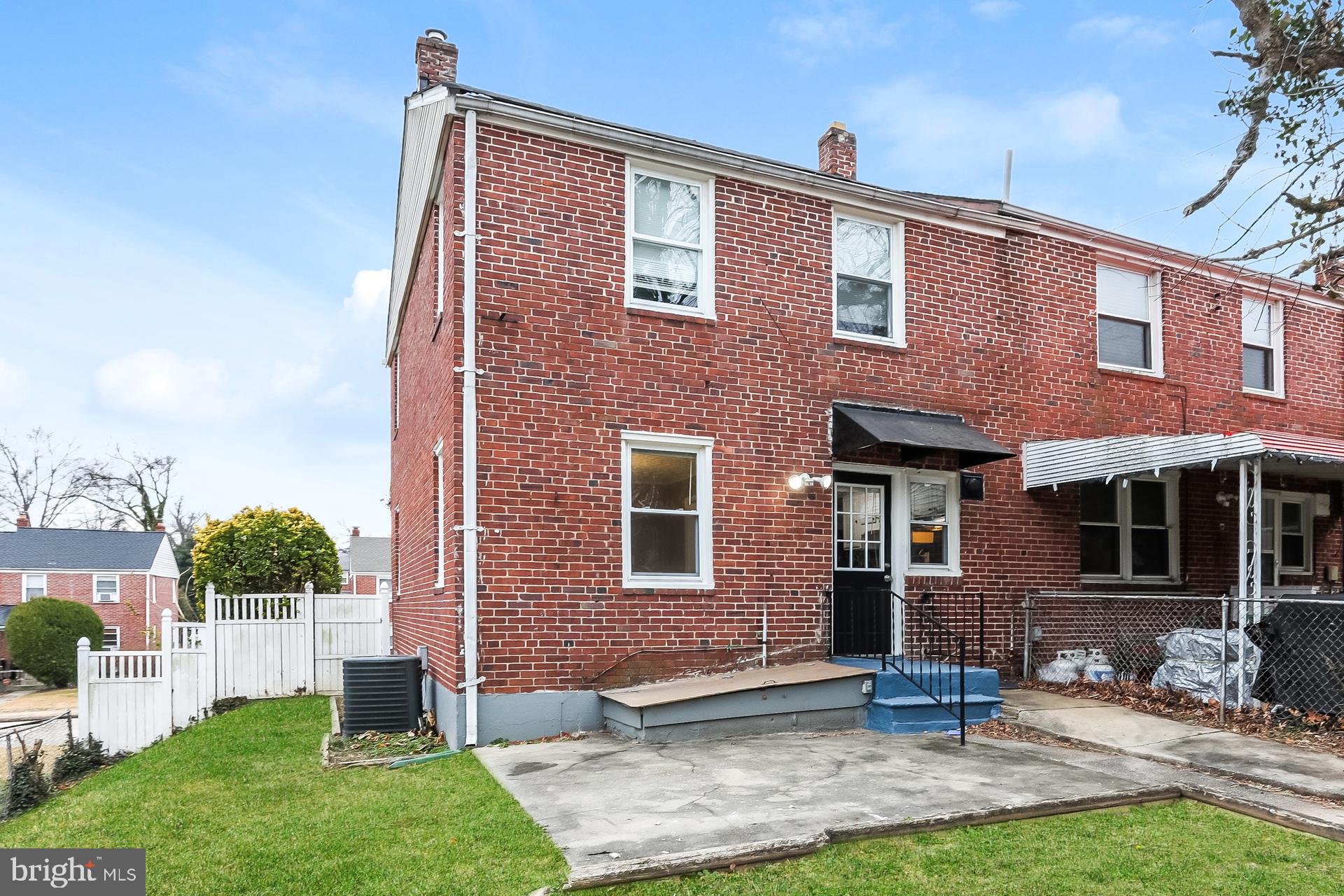 CHINQUAPIN PARK - Residential