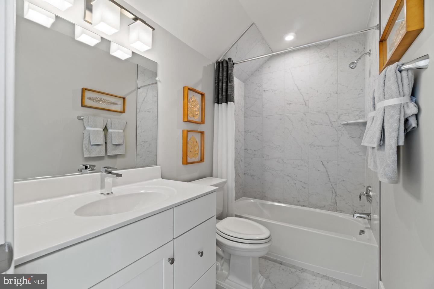 LIBERTY PARK - Residential Lease