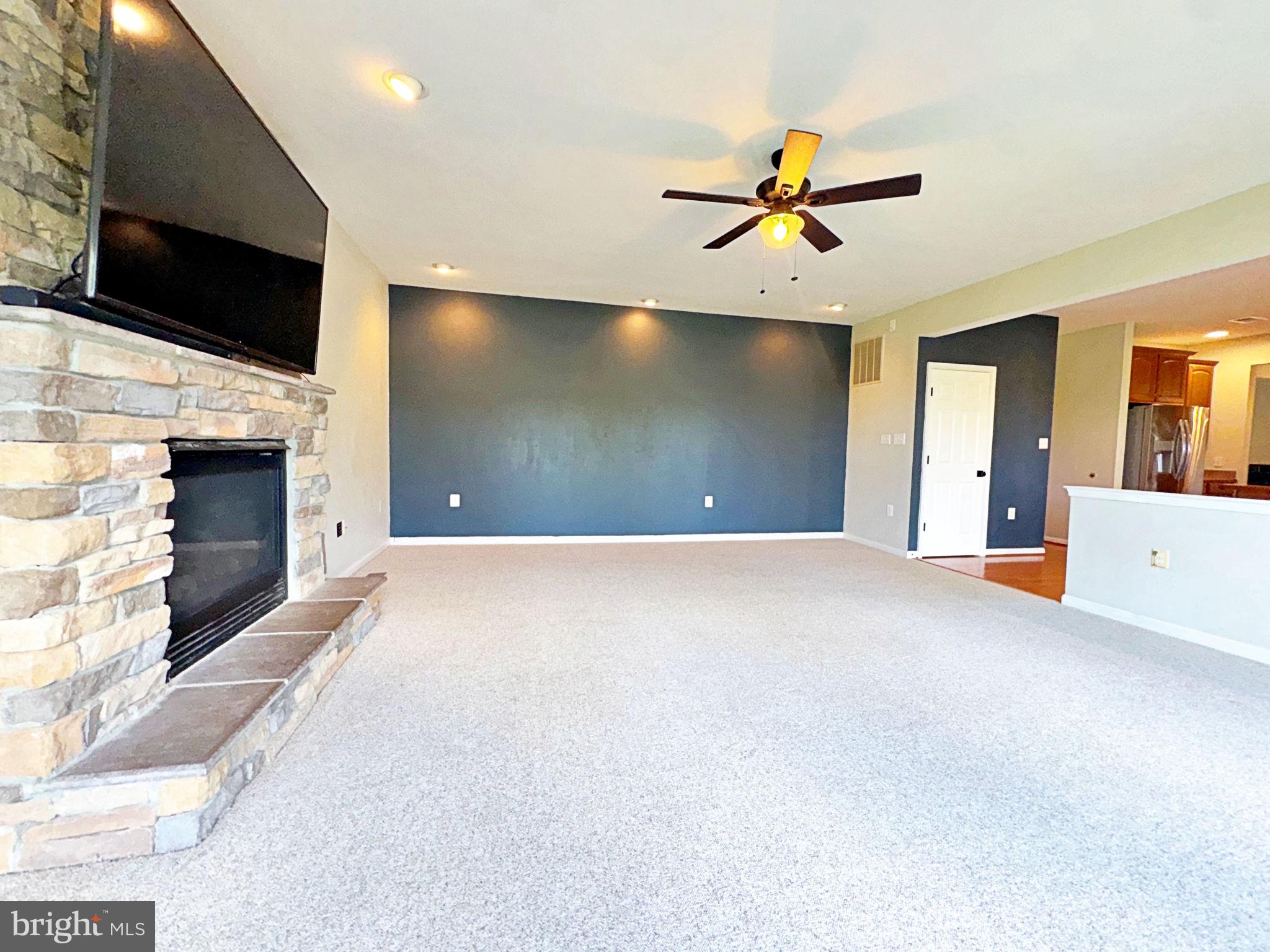 LOCUST HILL - Residential