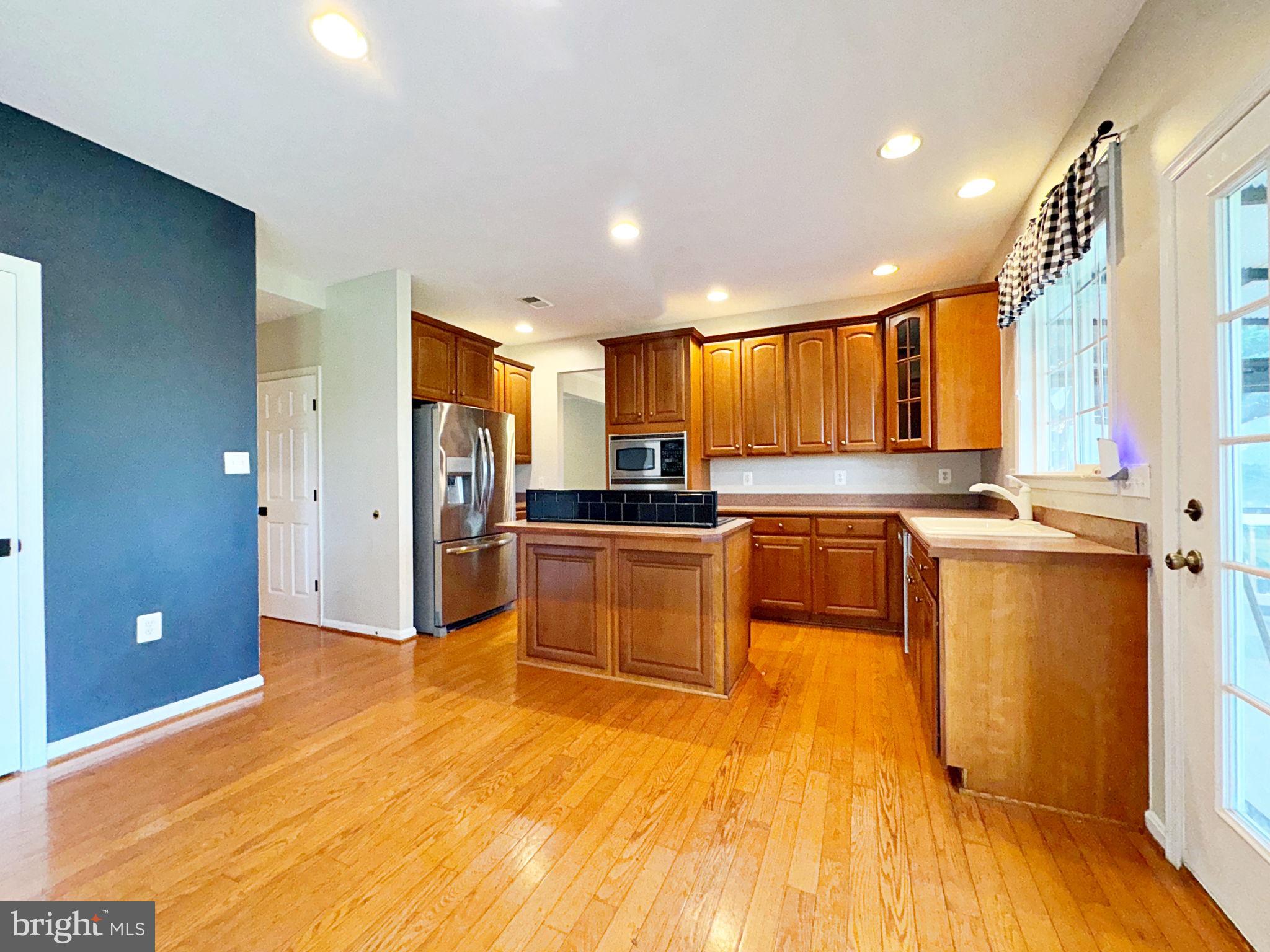 LOCUST HILL - Residential