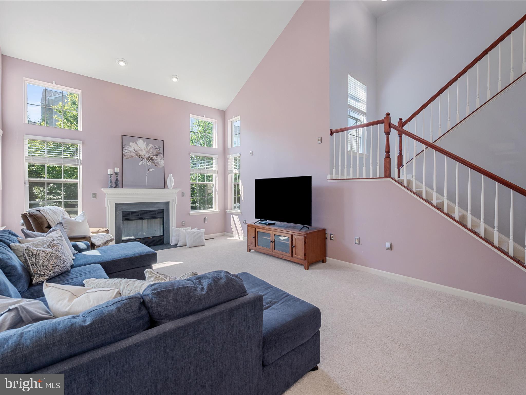 LAKE POINT ROUND HILL - Residential