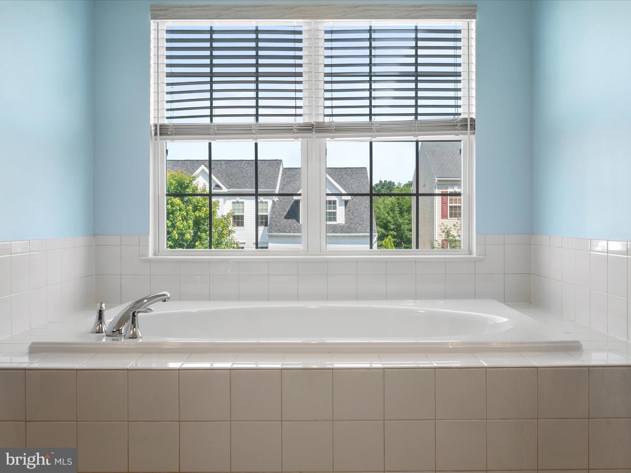 LAKE POINT ROUND HILL - Residential