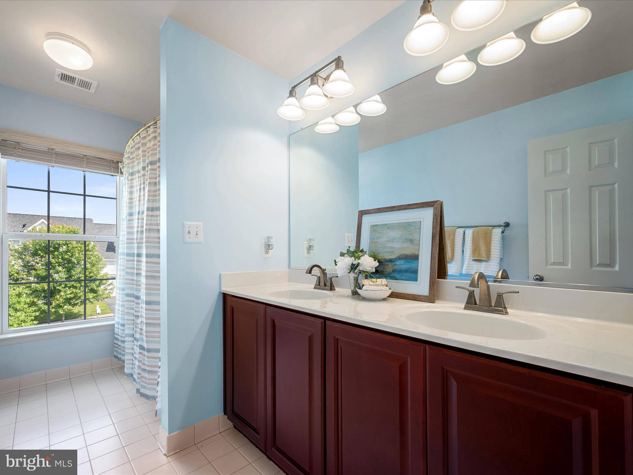 LAKE POINT ROUND HILL - Residential