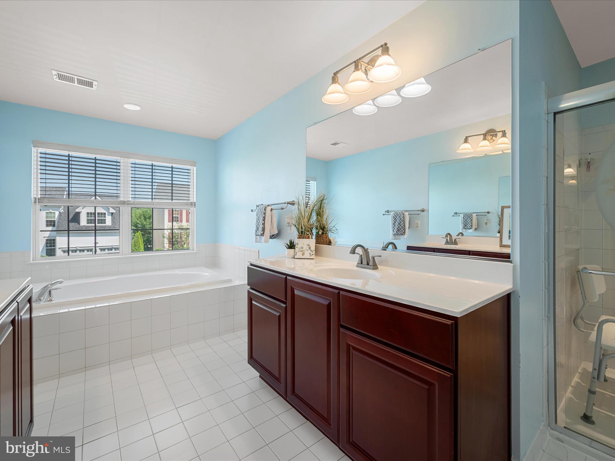 LAKE POINT ROUND HILL - Residential