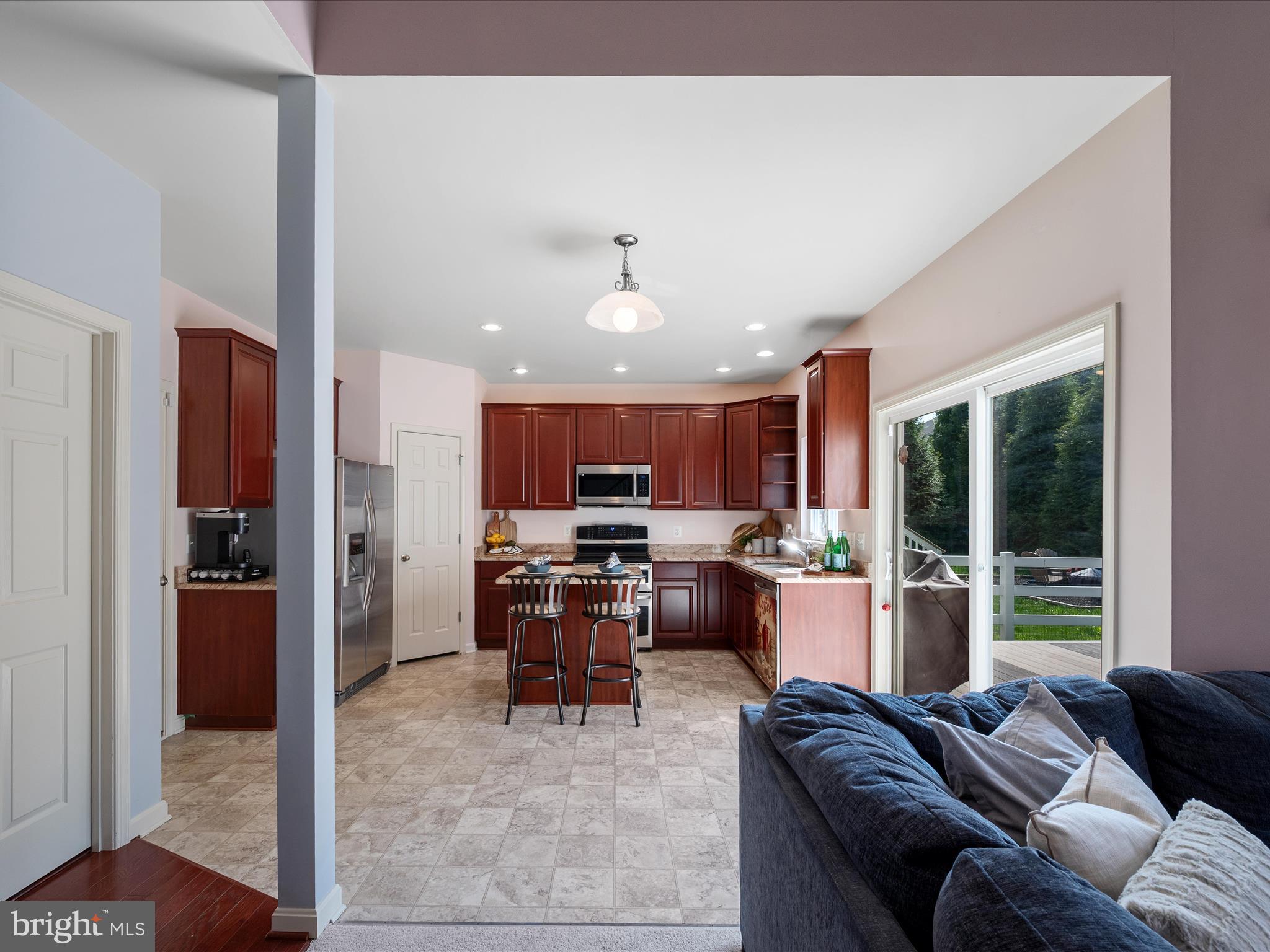 LAKE POINT ROUND HILL - Residential