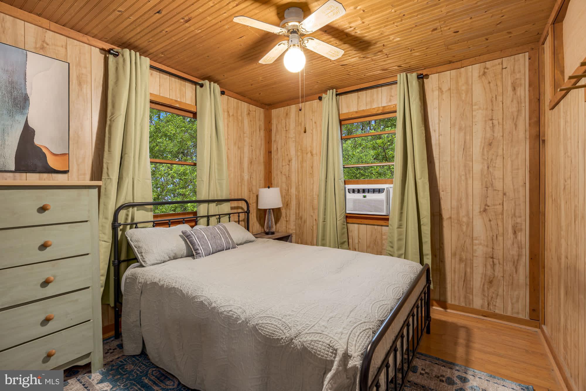 ROUSE MOUNTAIN - Residential