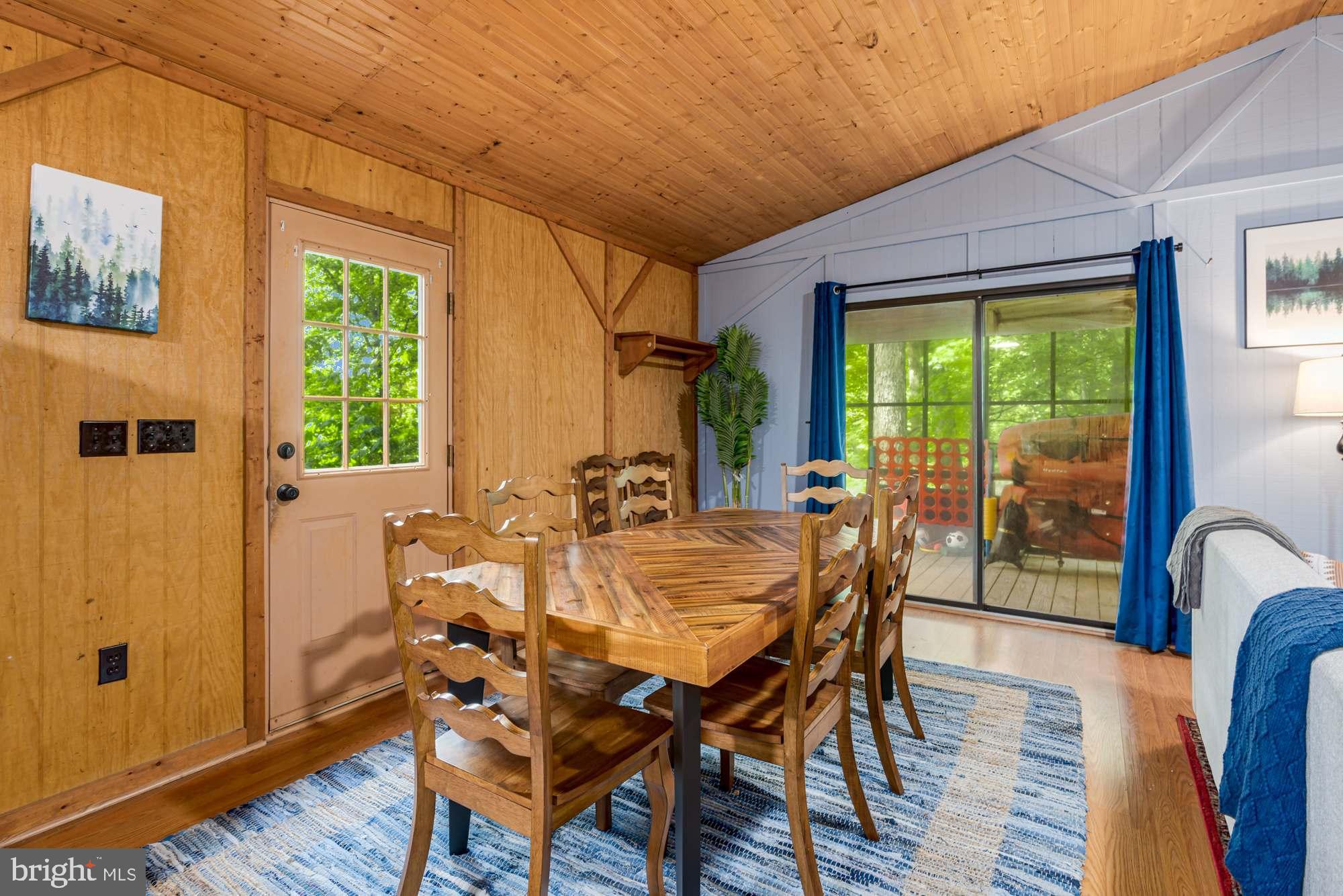 ROUSE MOUNTAIN - Residential