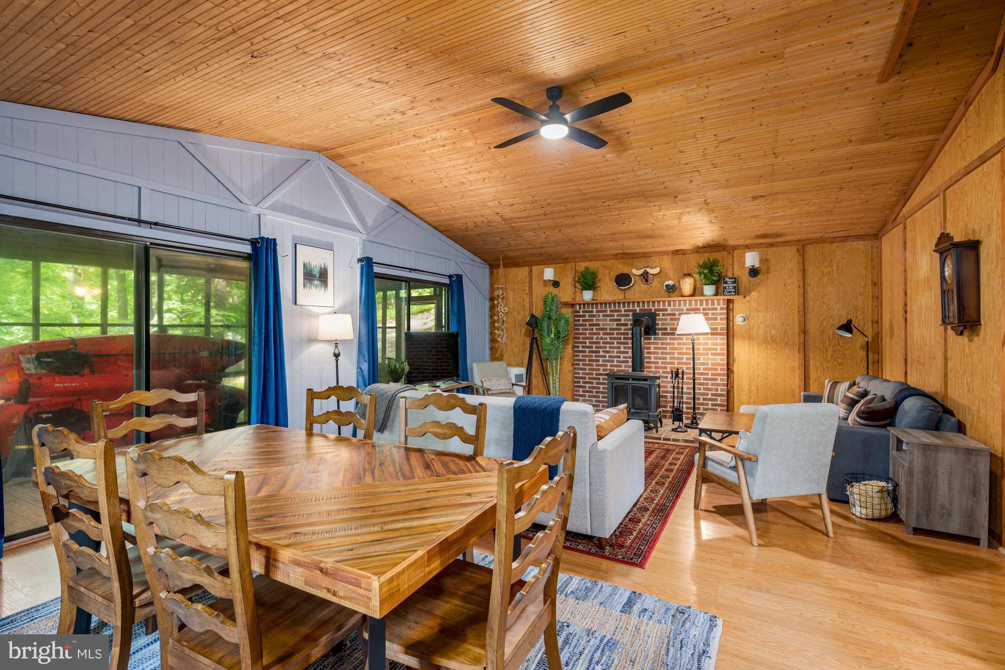 ROUSE MOUNTAIN - Residential