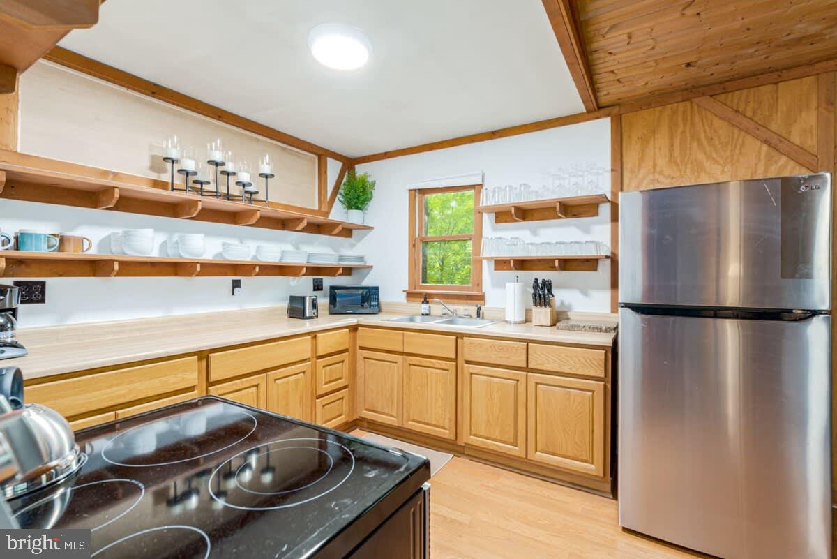 ROUSE MOUNTAIN - Residential