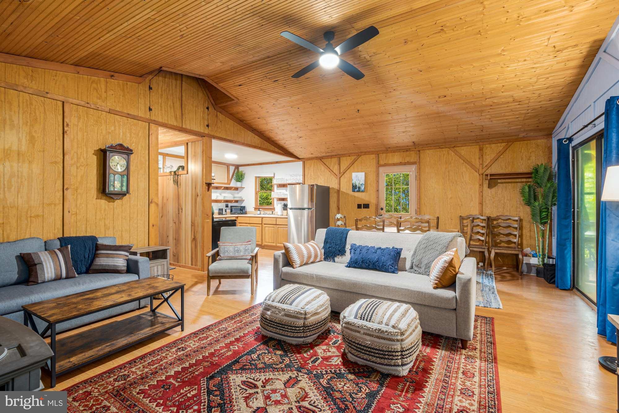 ROUSE MOUNTAIN - Residential