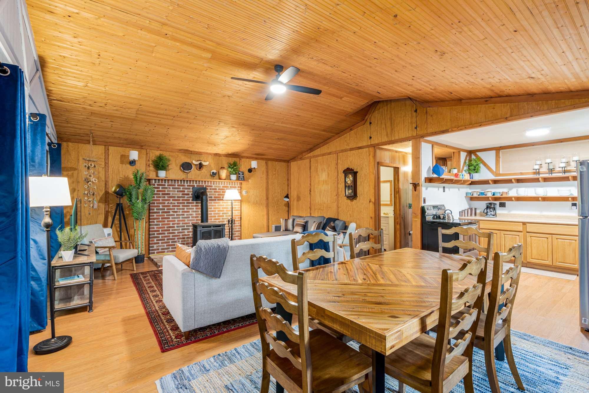 ROUSE MOUNTAIN - Residential