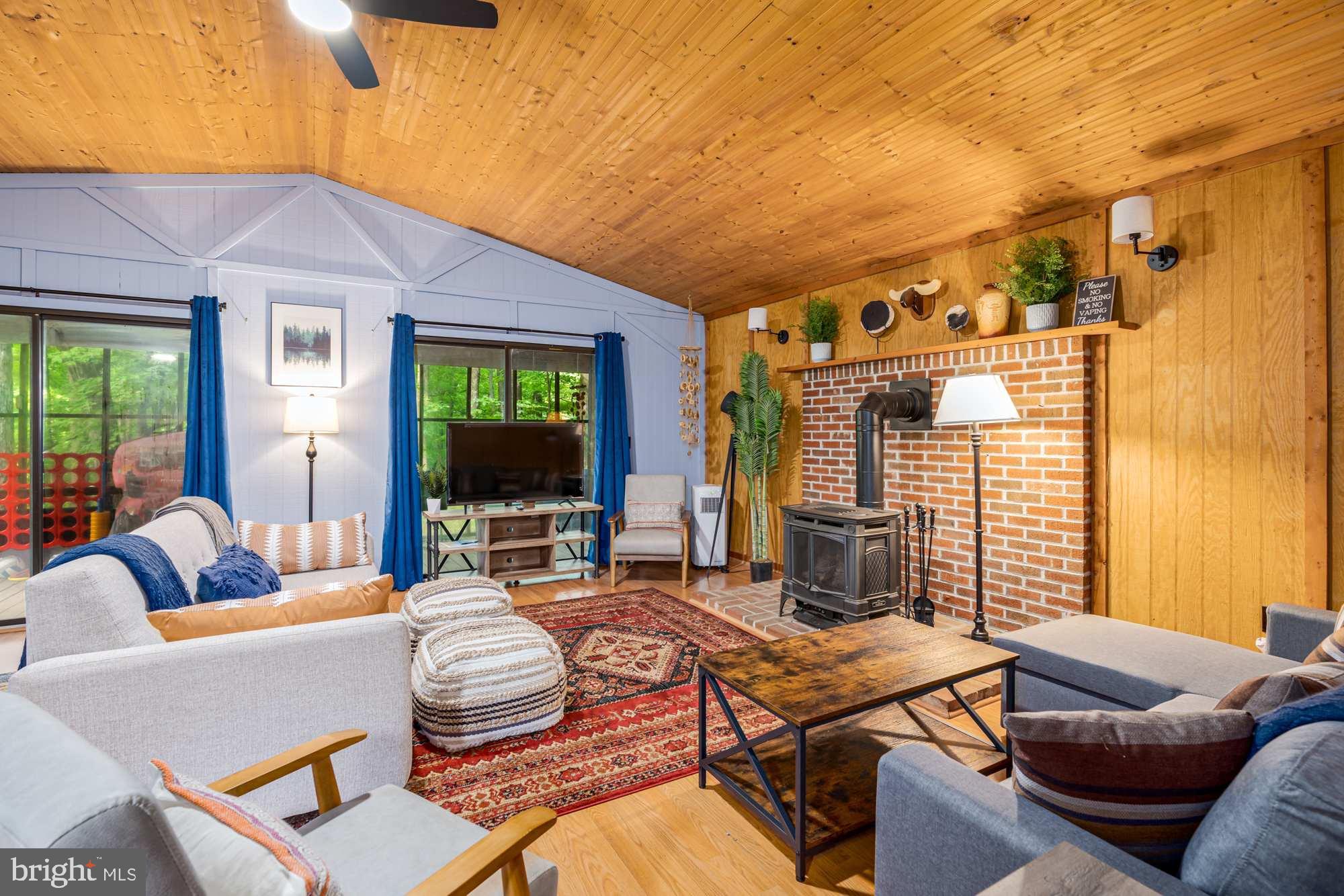 ROUSE MOUNTAIN - Residential