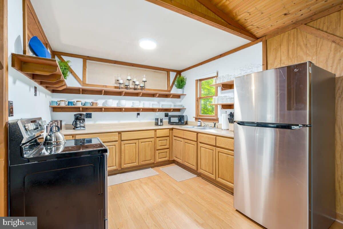 ROUSE MOUNTAIN - Residential