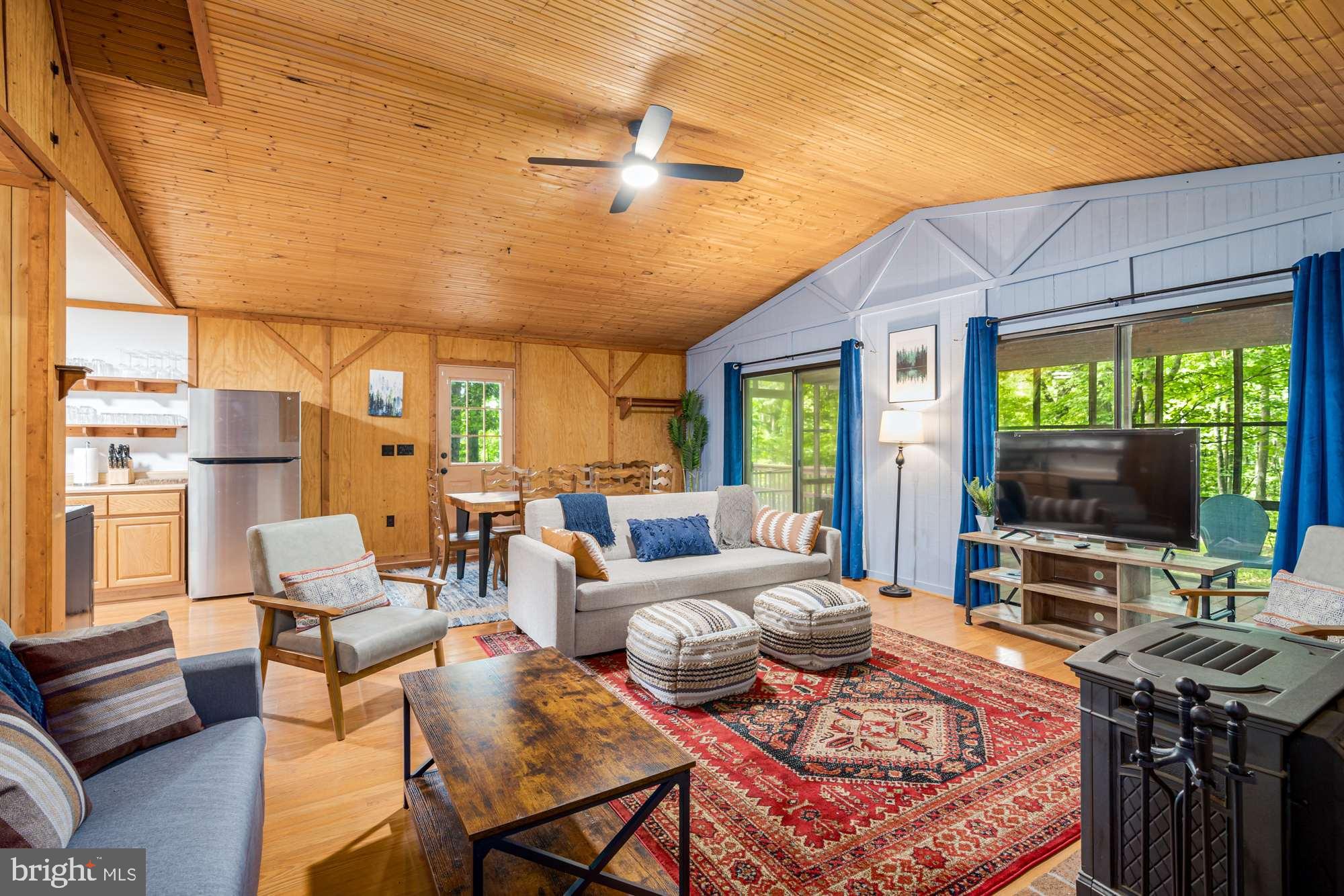 ROUSE MOUNTAIN - Residential